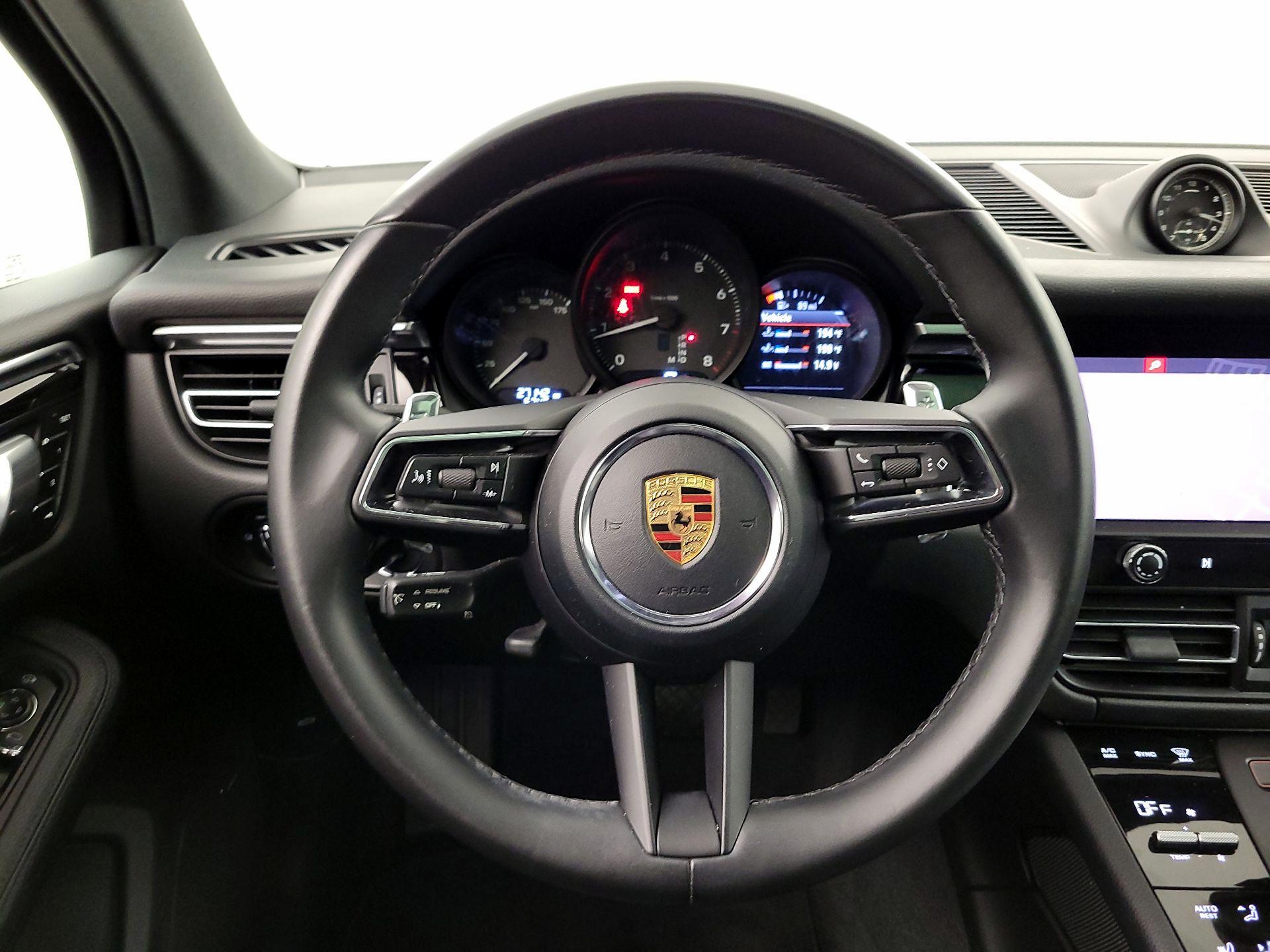 Thumbnail: 2022 Porsche Macan - 10