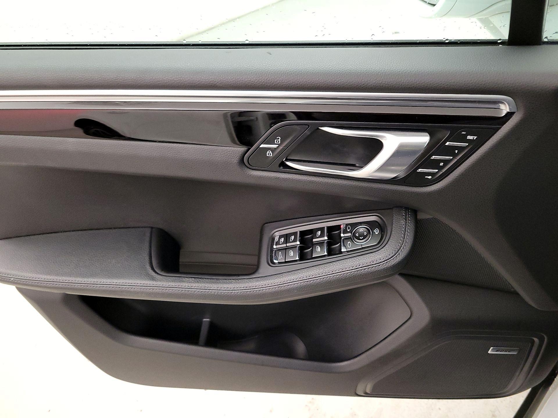 Thumbnail: 2022 Porsche Macan - 12