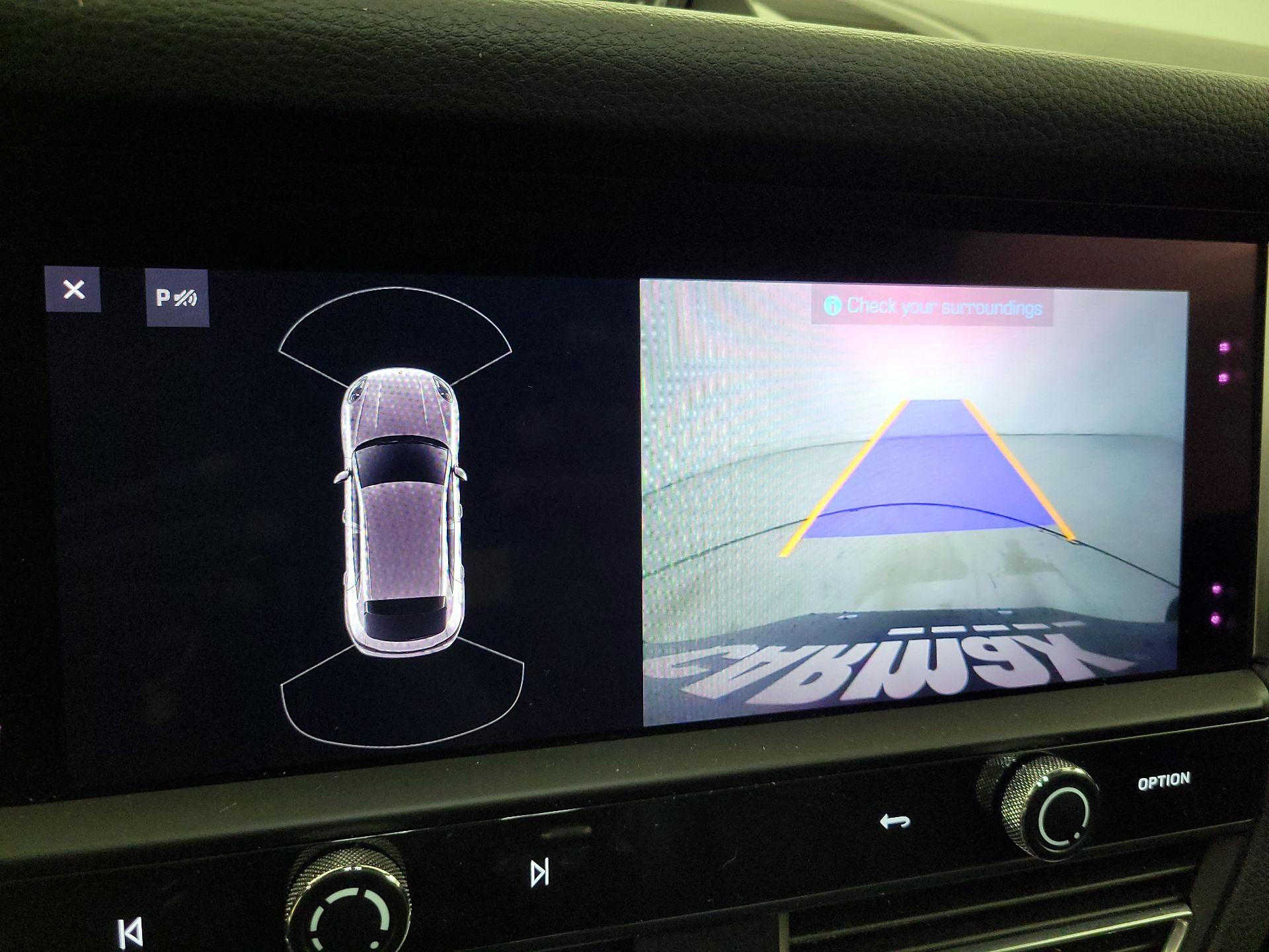 Thumbnail: 2022 Porsche Macan - 15