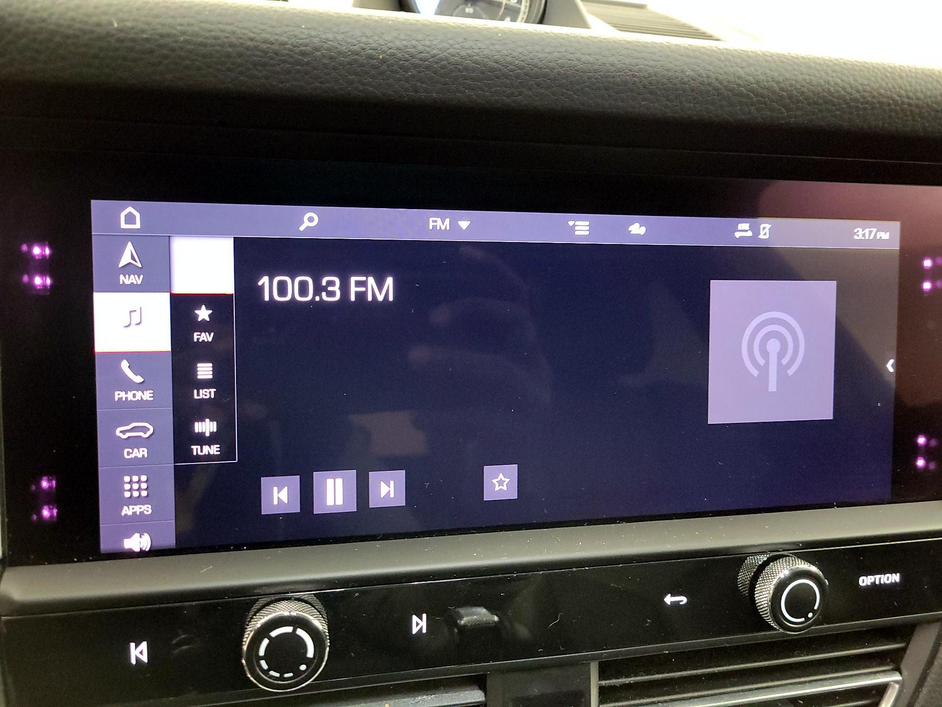 Thumbnail: 2022 Porsche Macan - 16