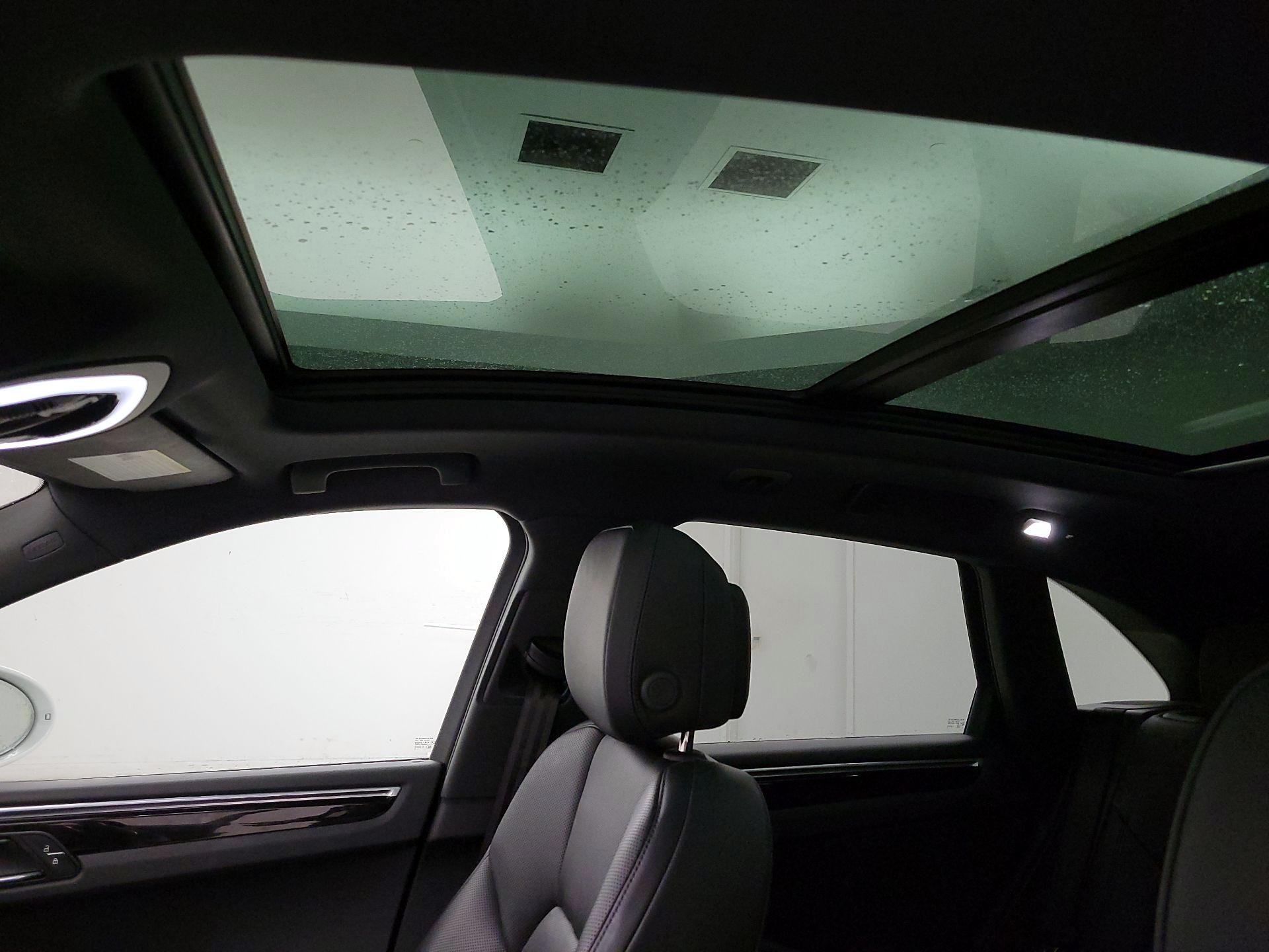 Thumbnail: 2022 Porsche Macan - 20