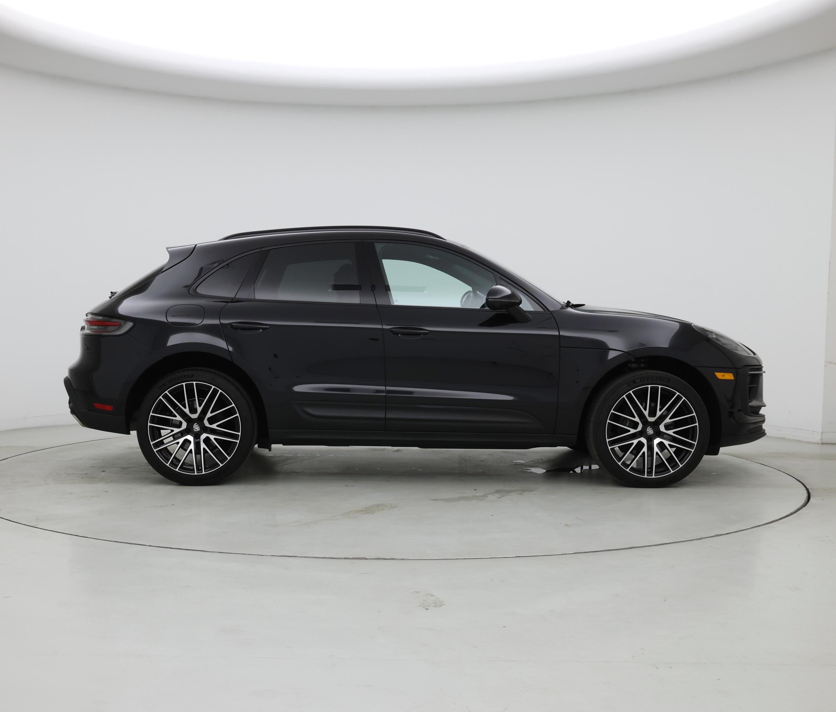 Thumbnail: 2022 Porsche Macan - 7