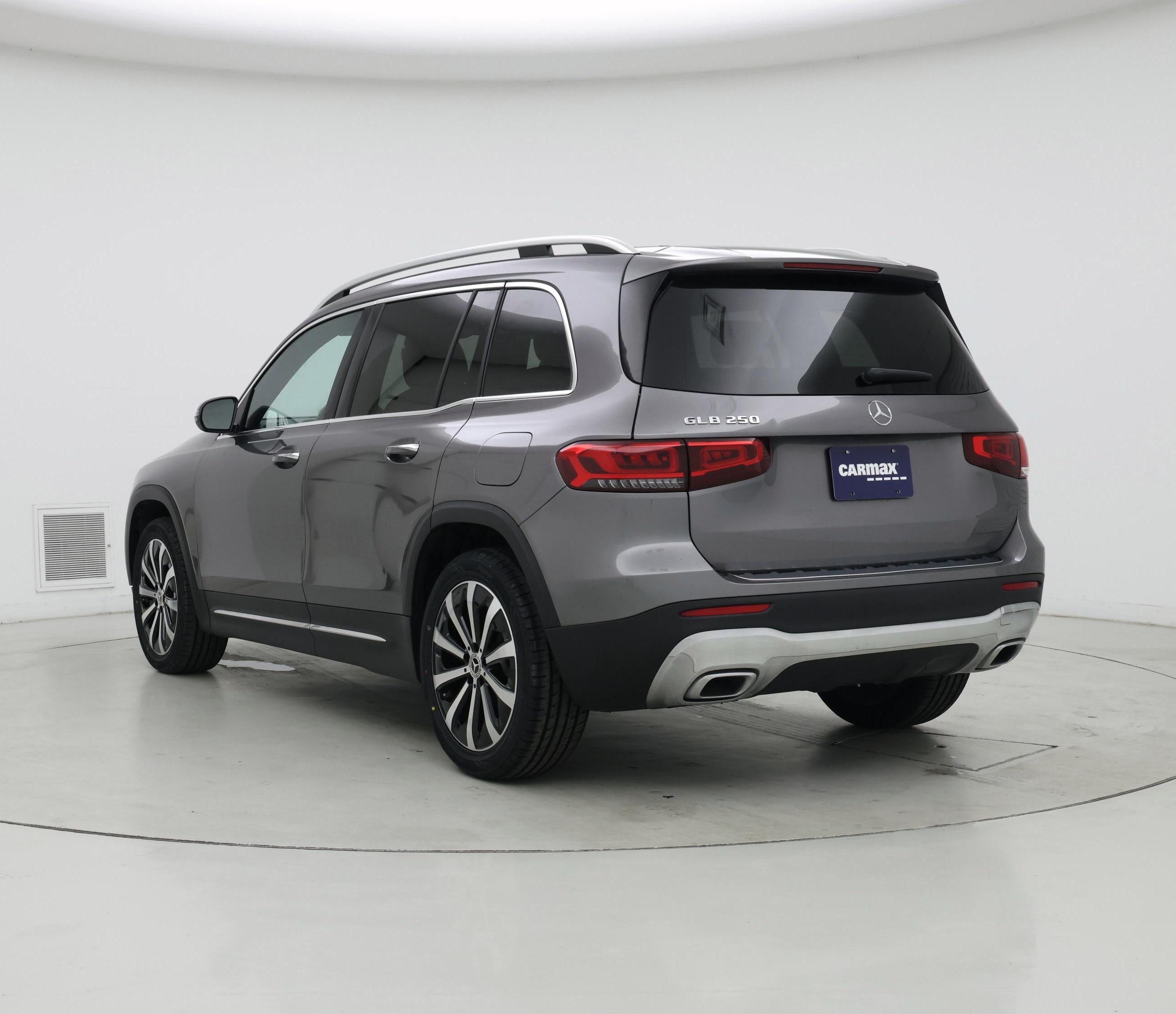 Thumbnail: 2023 Mercedes-Benz GLB - 2