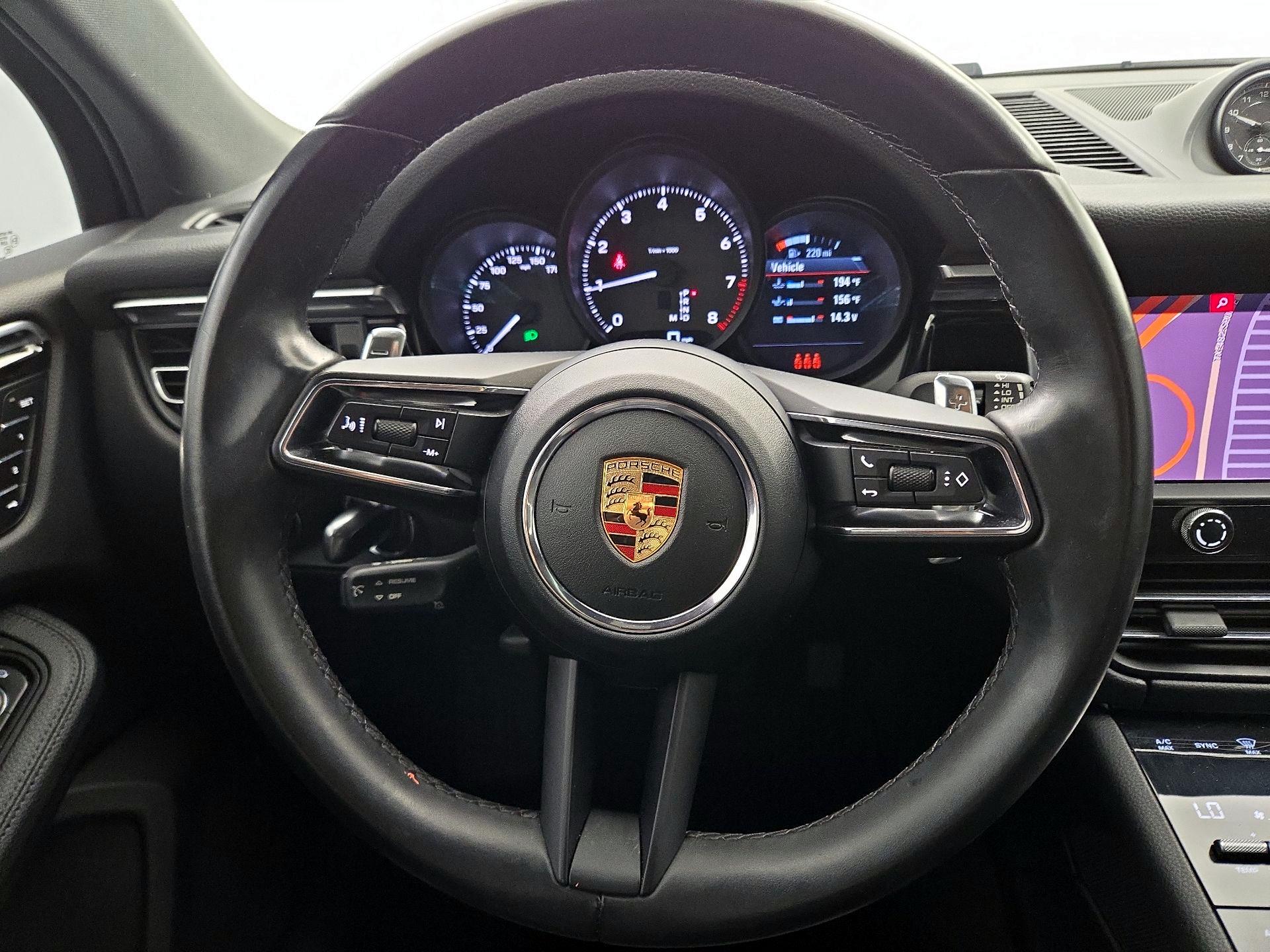 Thumbnail: 2022 Porsche Macan - 10
