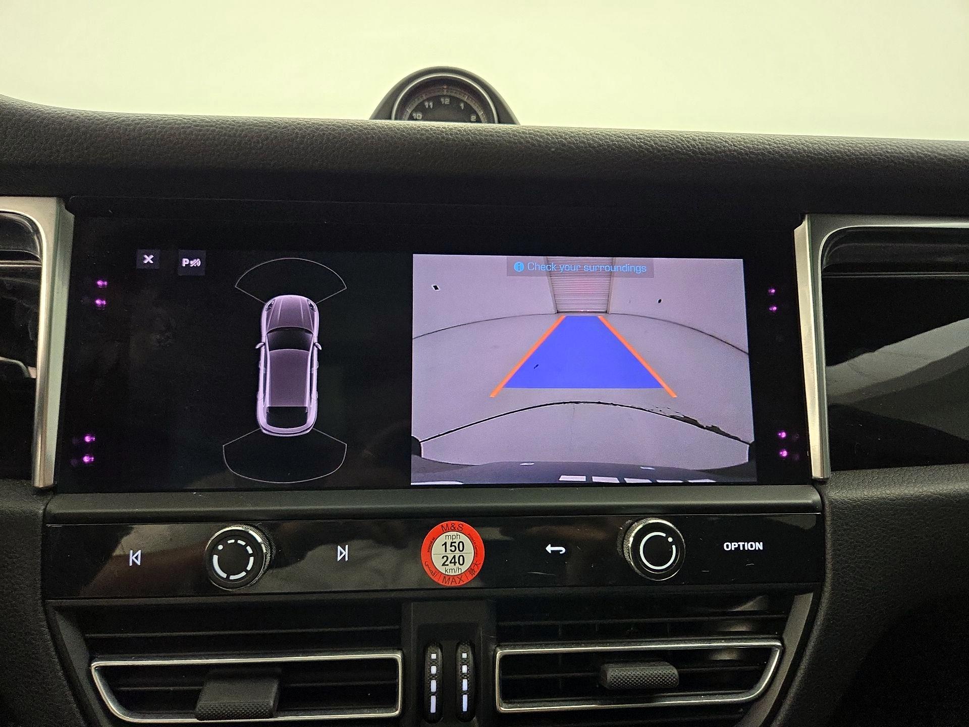 Thumbnail: 2022 Porsche Macan - 15