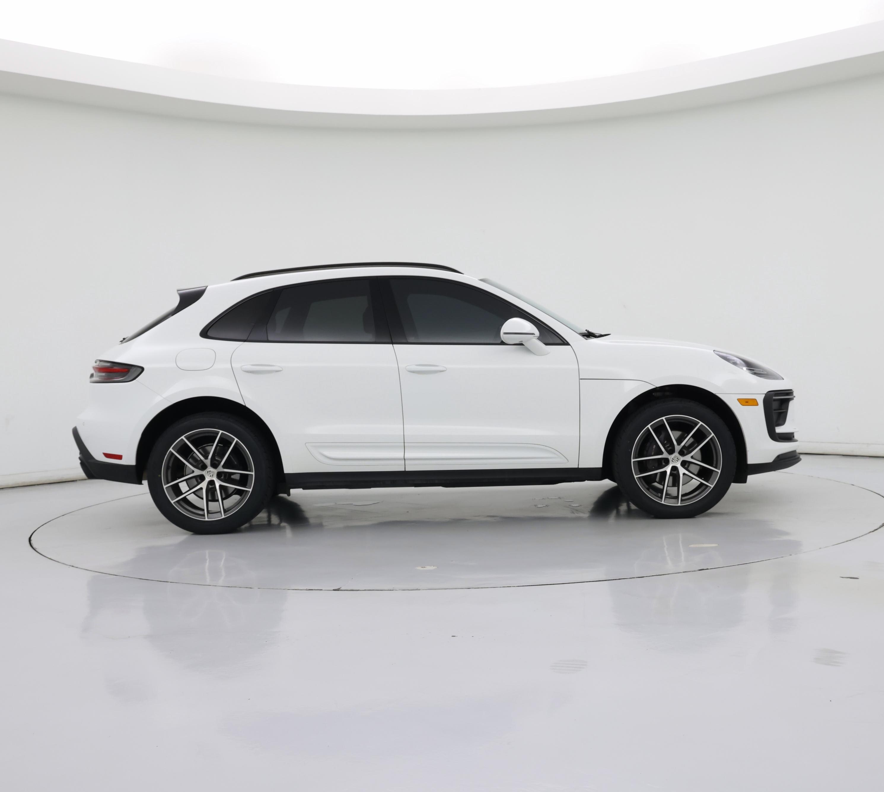 Thumbnail: 2022 Porsche Macan - 7