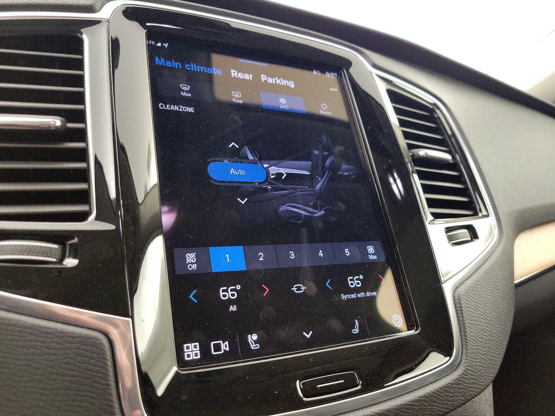 Thumbnail: 2023 Volvo XC90 - 17