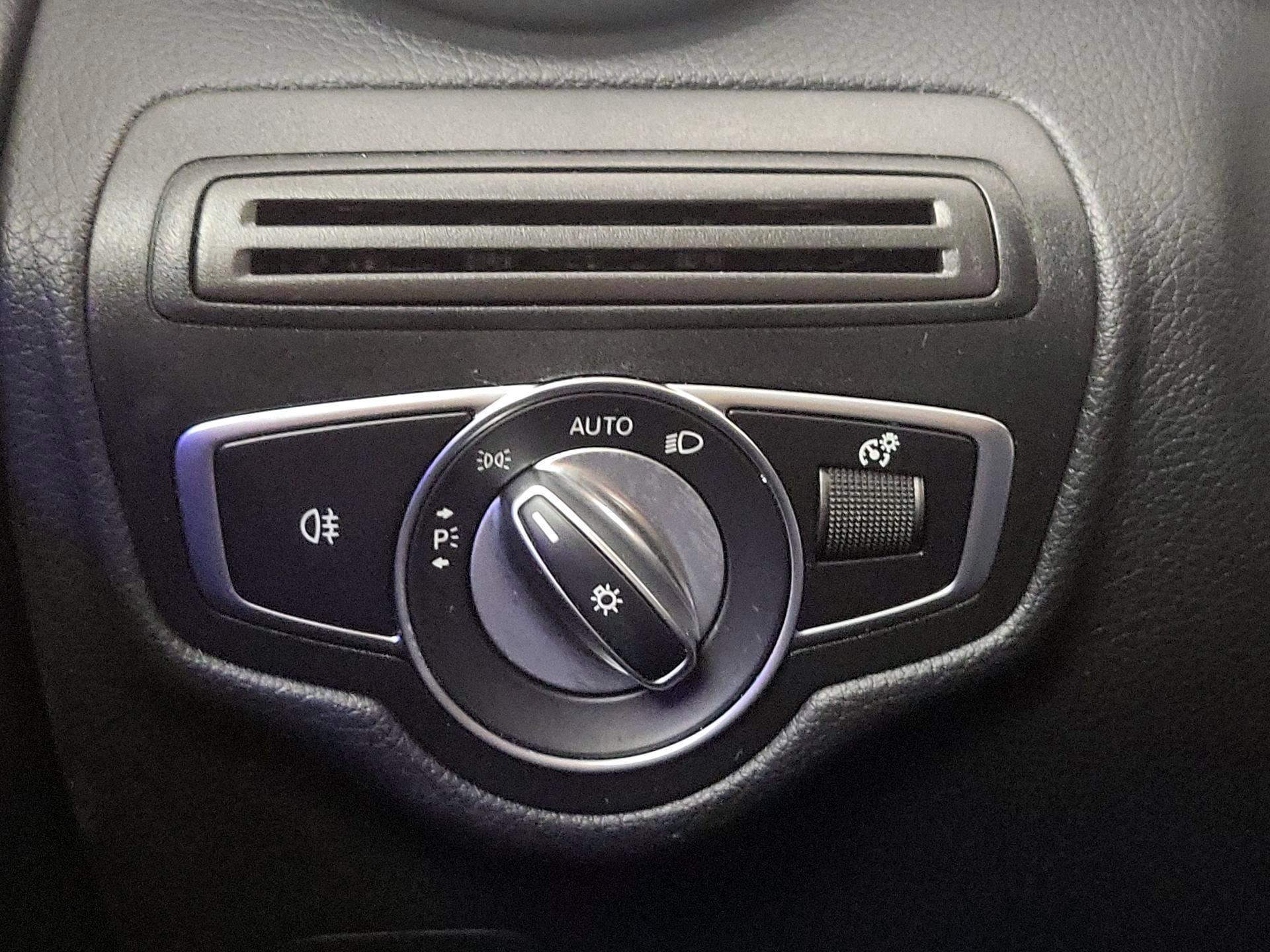 Thumbnail: 2022 Mercedes-Benz GLC - 13