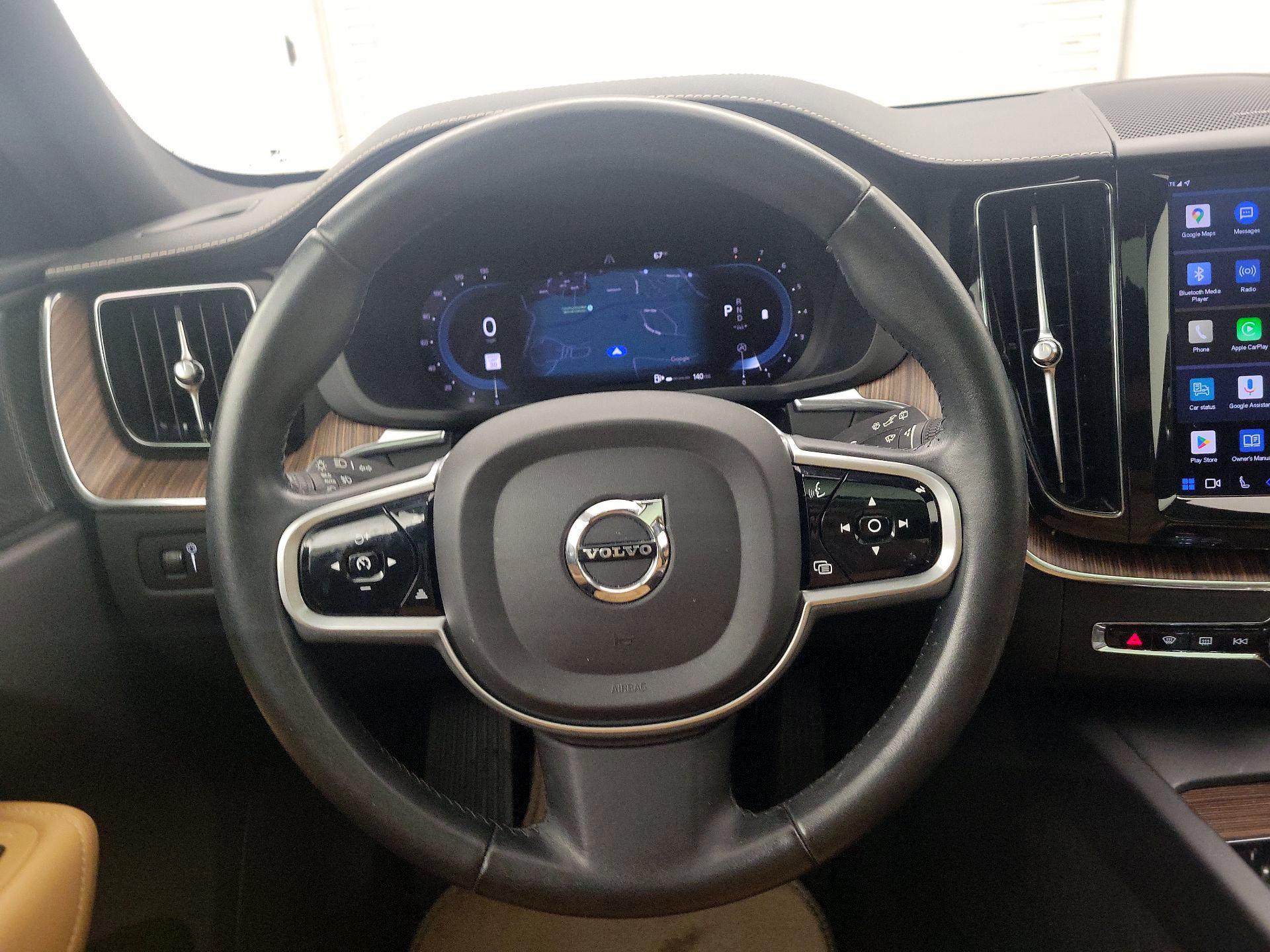 Thumbnail: 2022 Volvo XC60 - 10