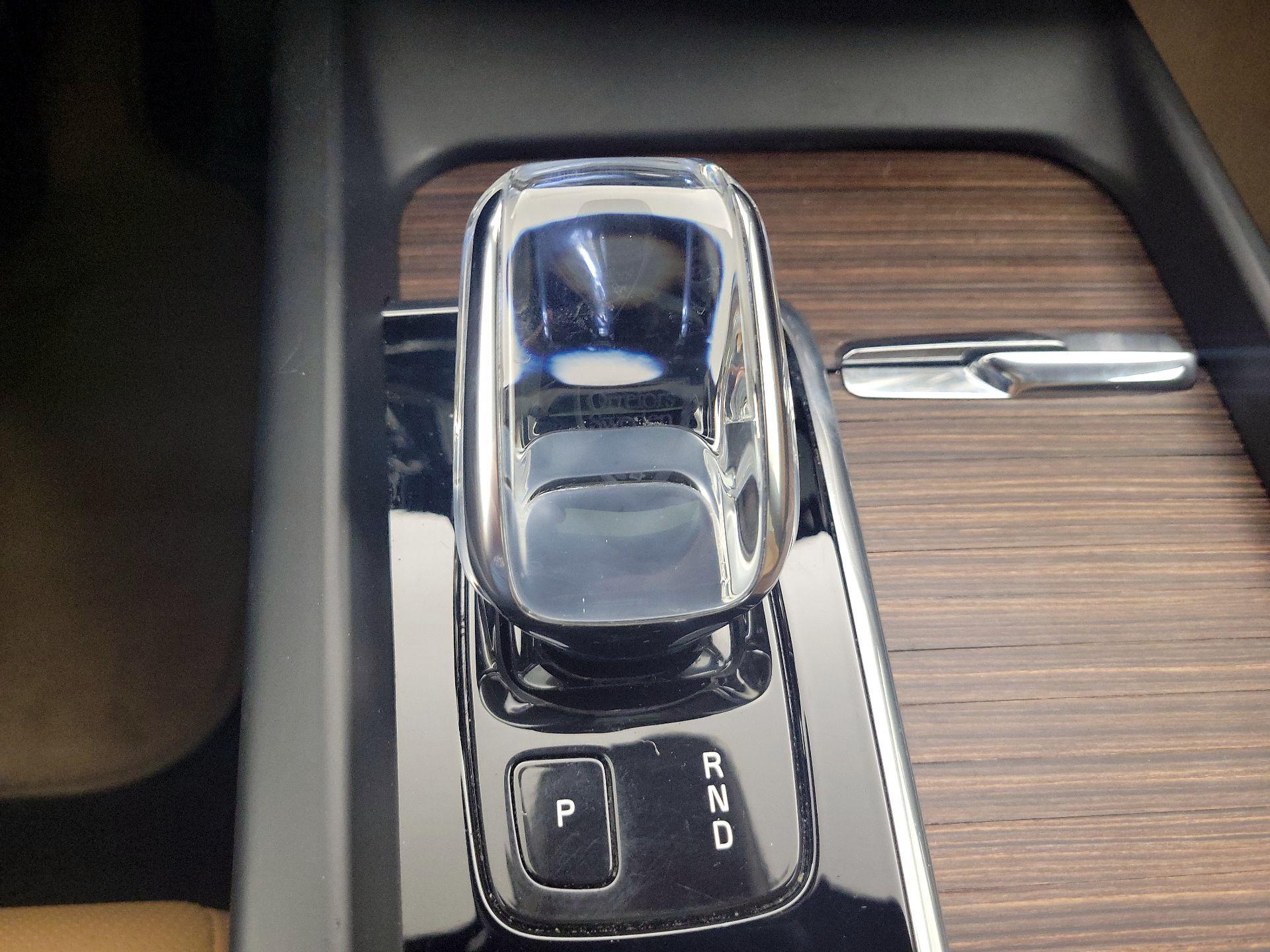 Thumbnail: 2022 Volvo XC60 - 18