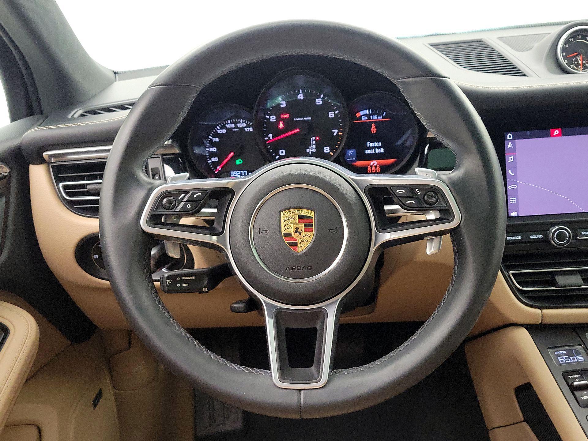 Thumbnail: 2021 Porsche Macan - 10