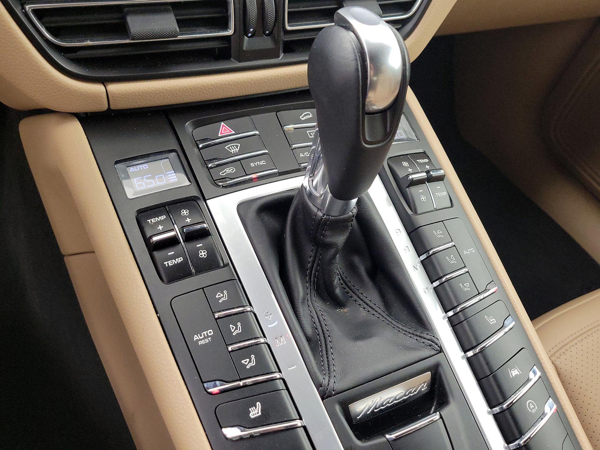 Thumbnail: 2021 Porsche Macan - 17