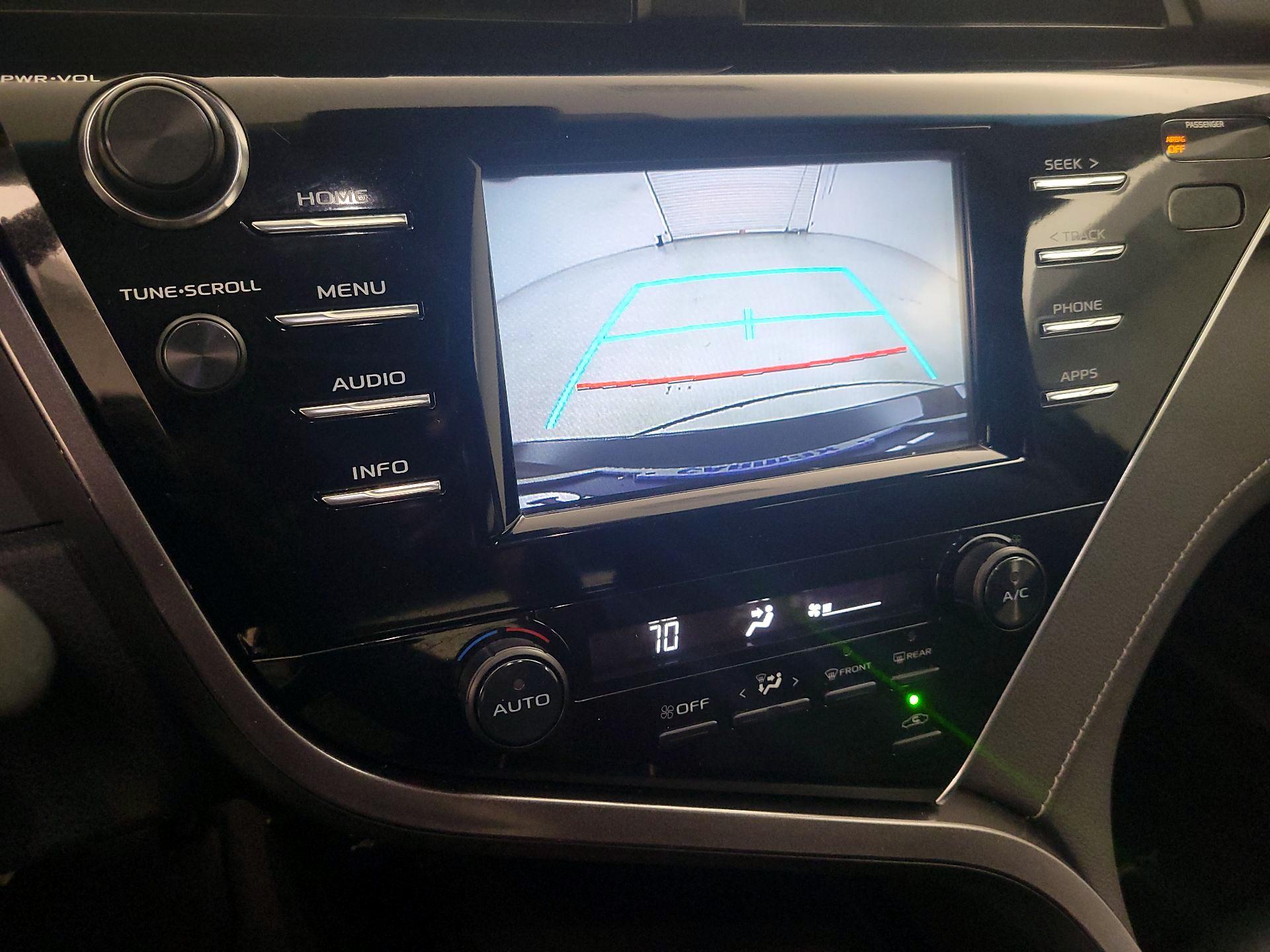 Thumbnail: 2018 Toyota Camry - 14