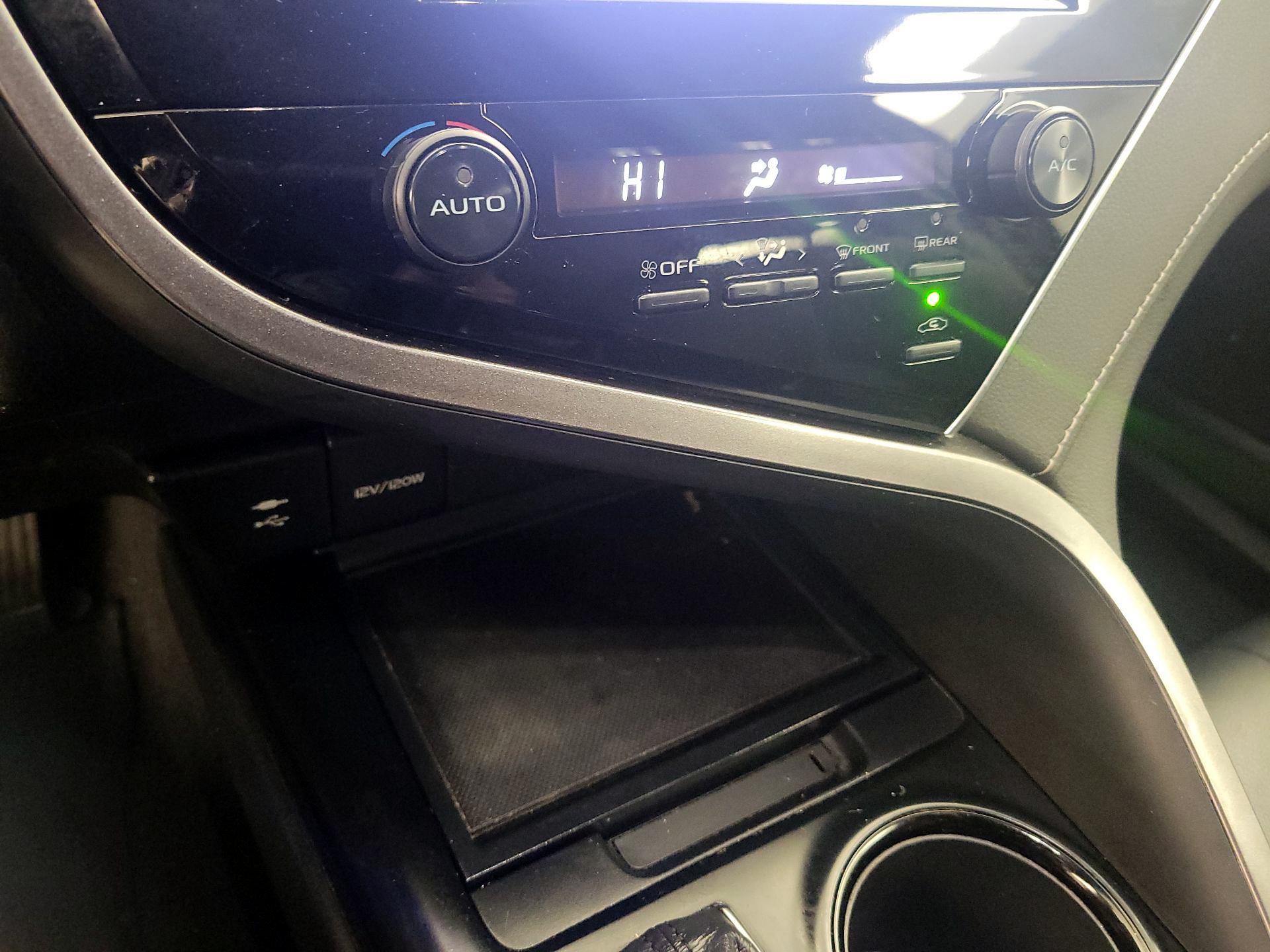 Thumbnail: 2018 Toyota Camry - 16