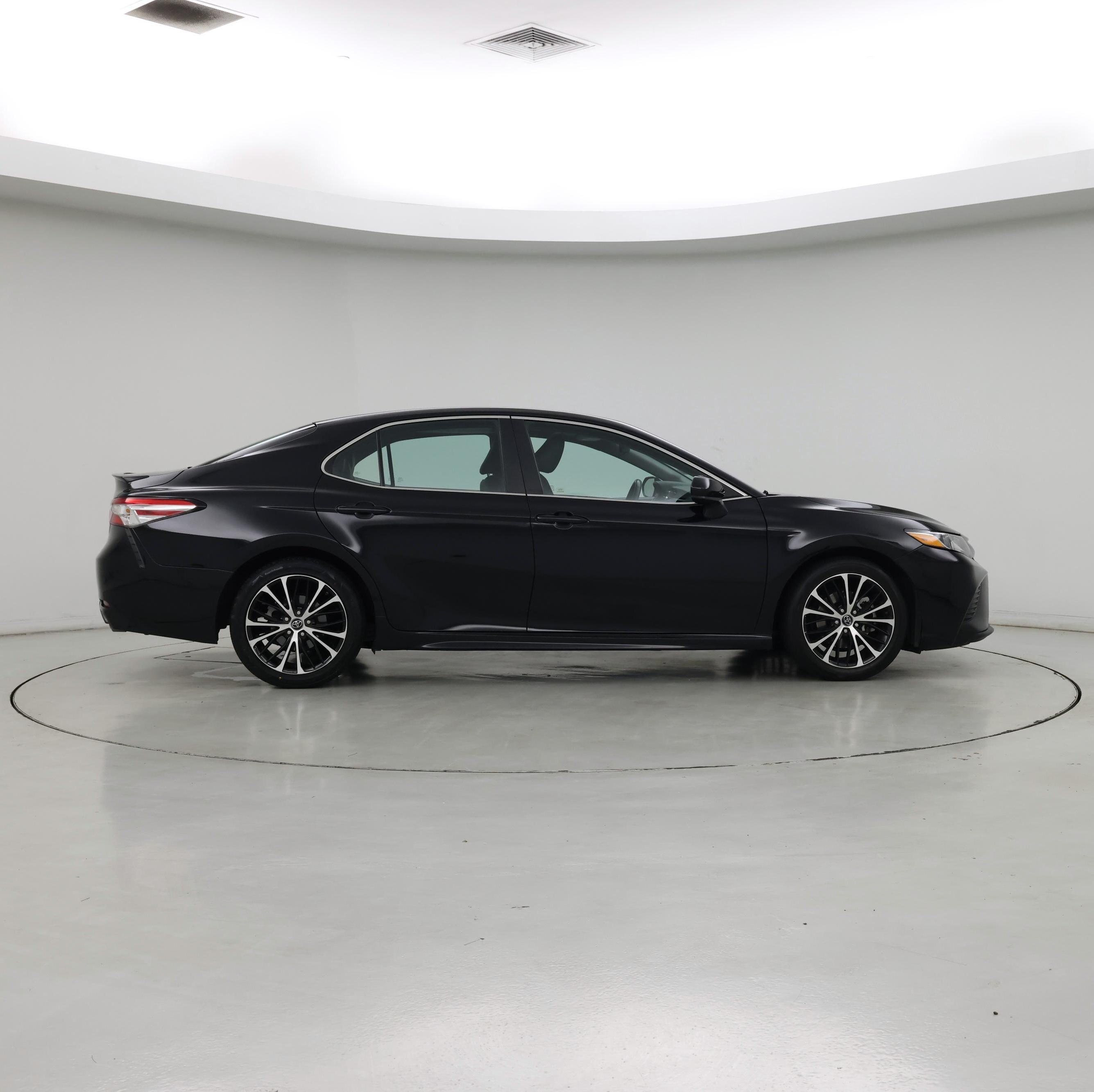 Thumbnail: 2018 Toyota Camry - 7