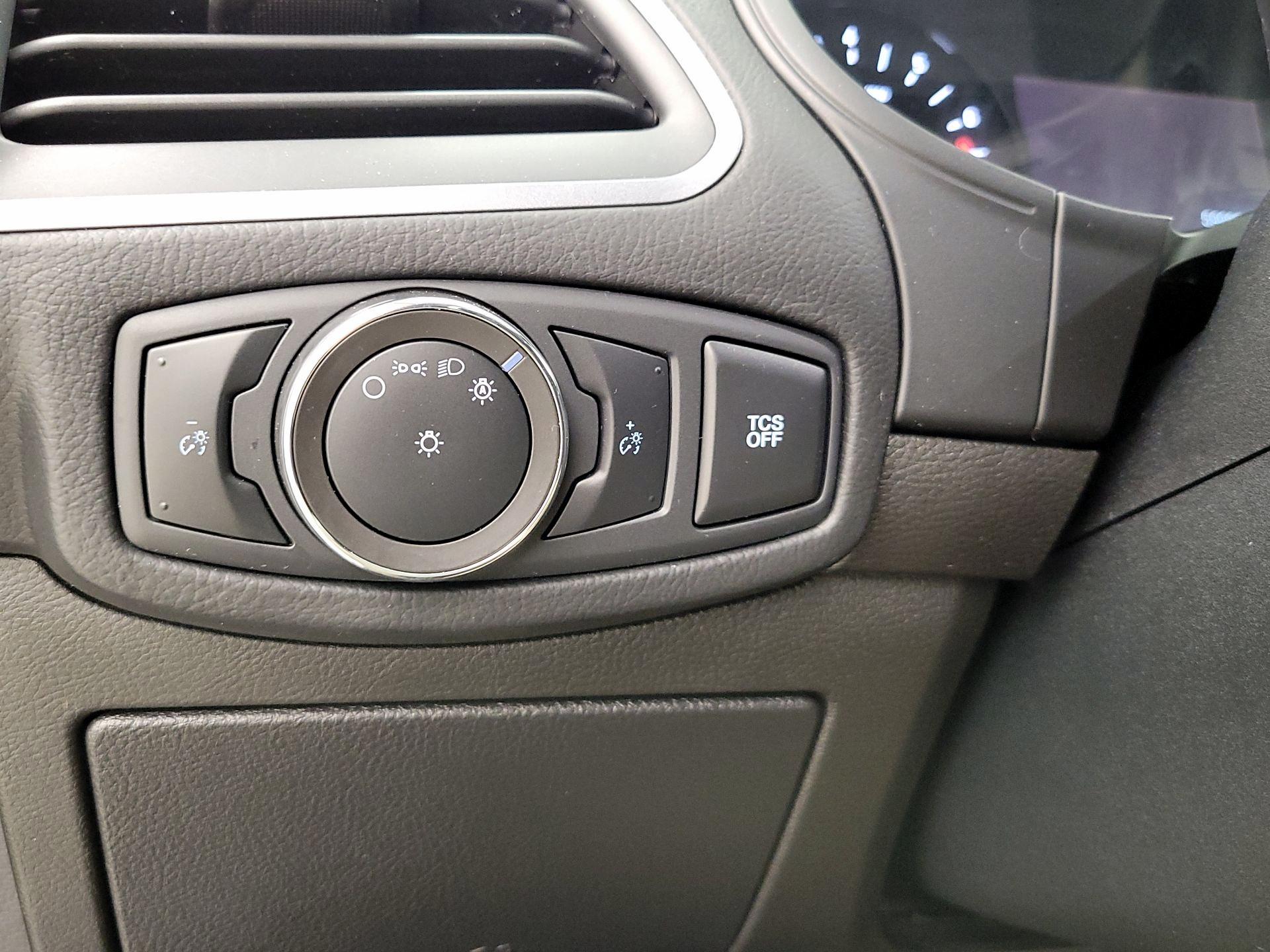 Thumbnail: 2020 Ford Edge - 13