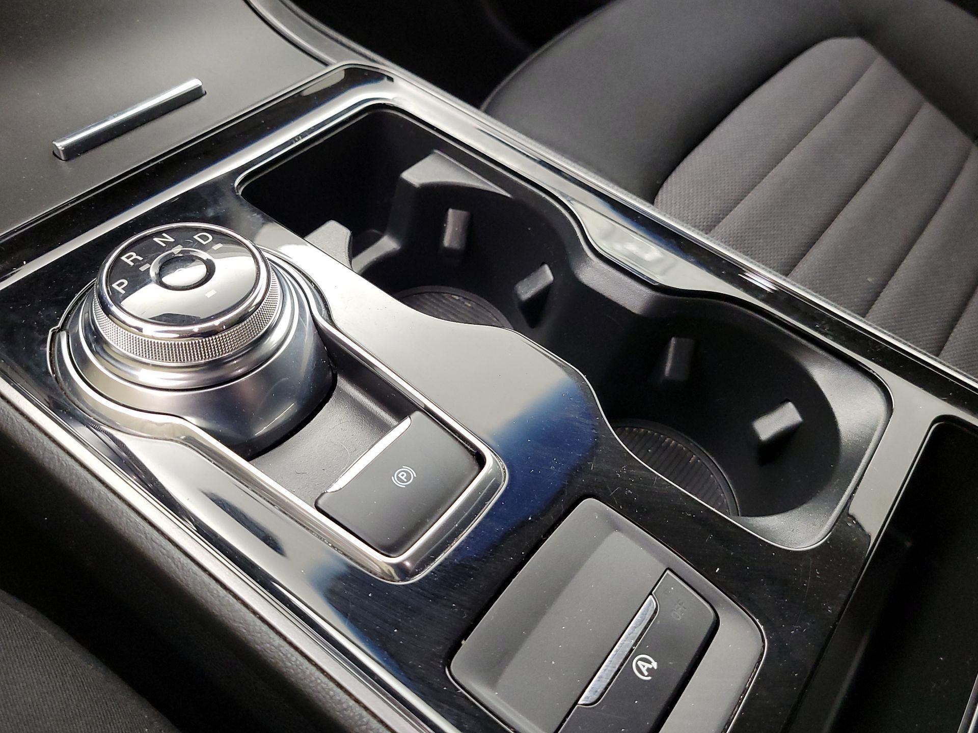 Thumbnail: 2020 Ford Edge - 17