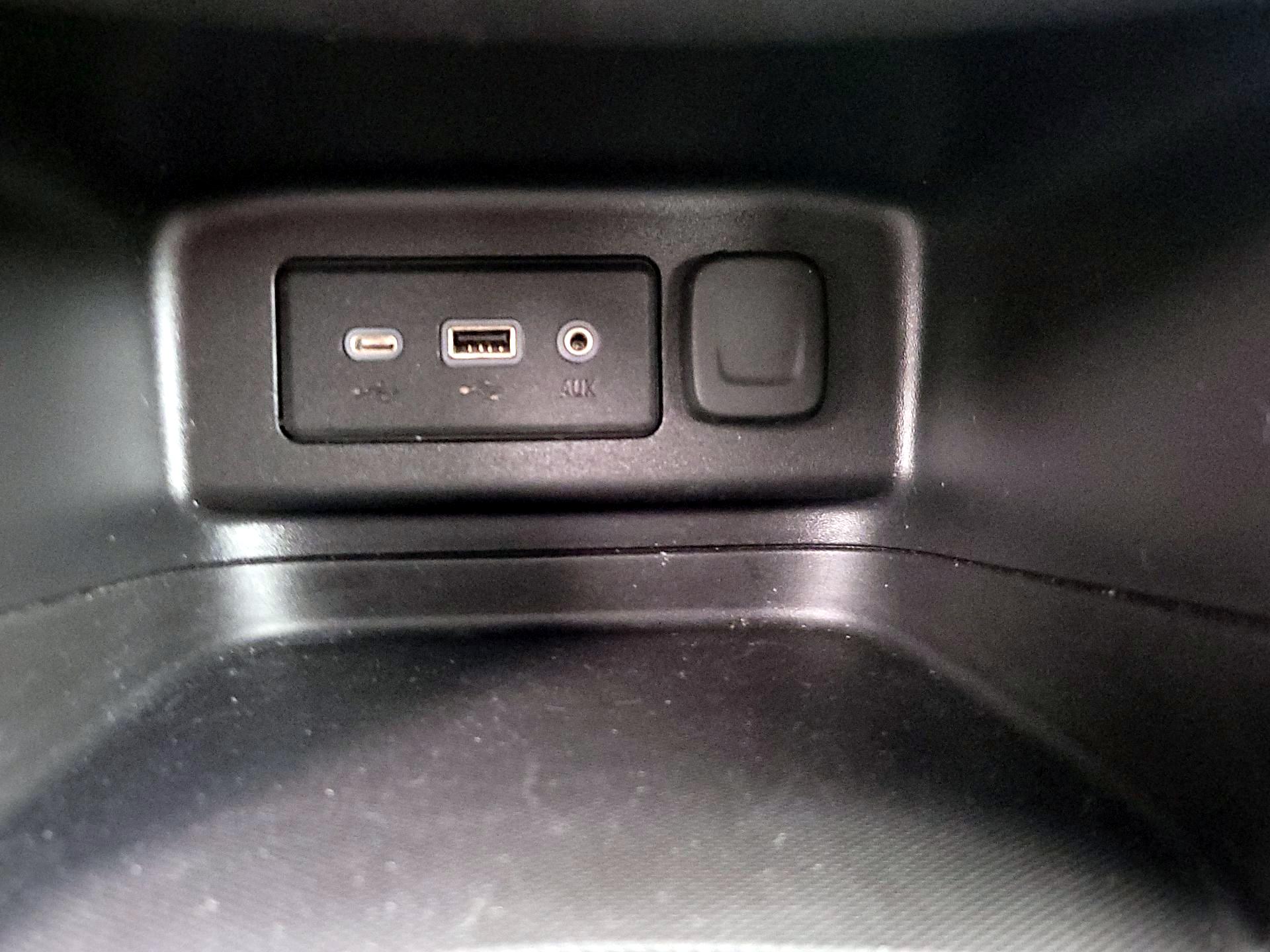 Thumbnail: 2021 Chevrolet Equinox - 18