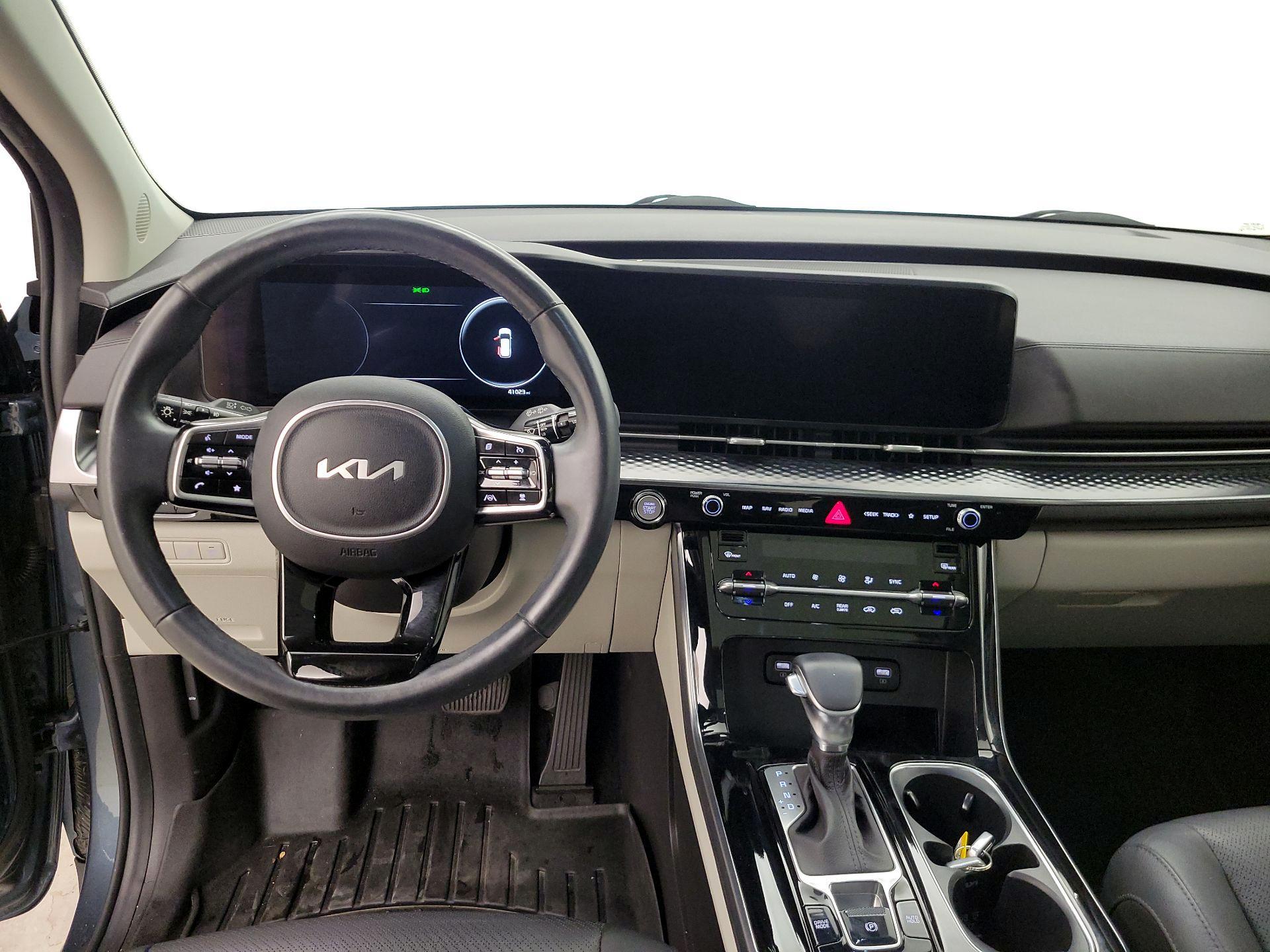 Thumbnail: 2022 Kia Carnival - 9