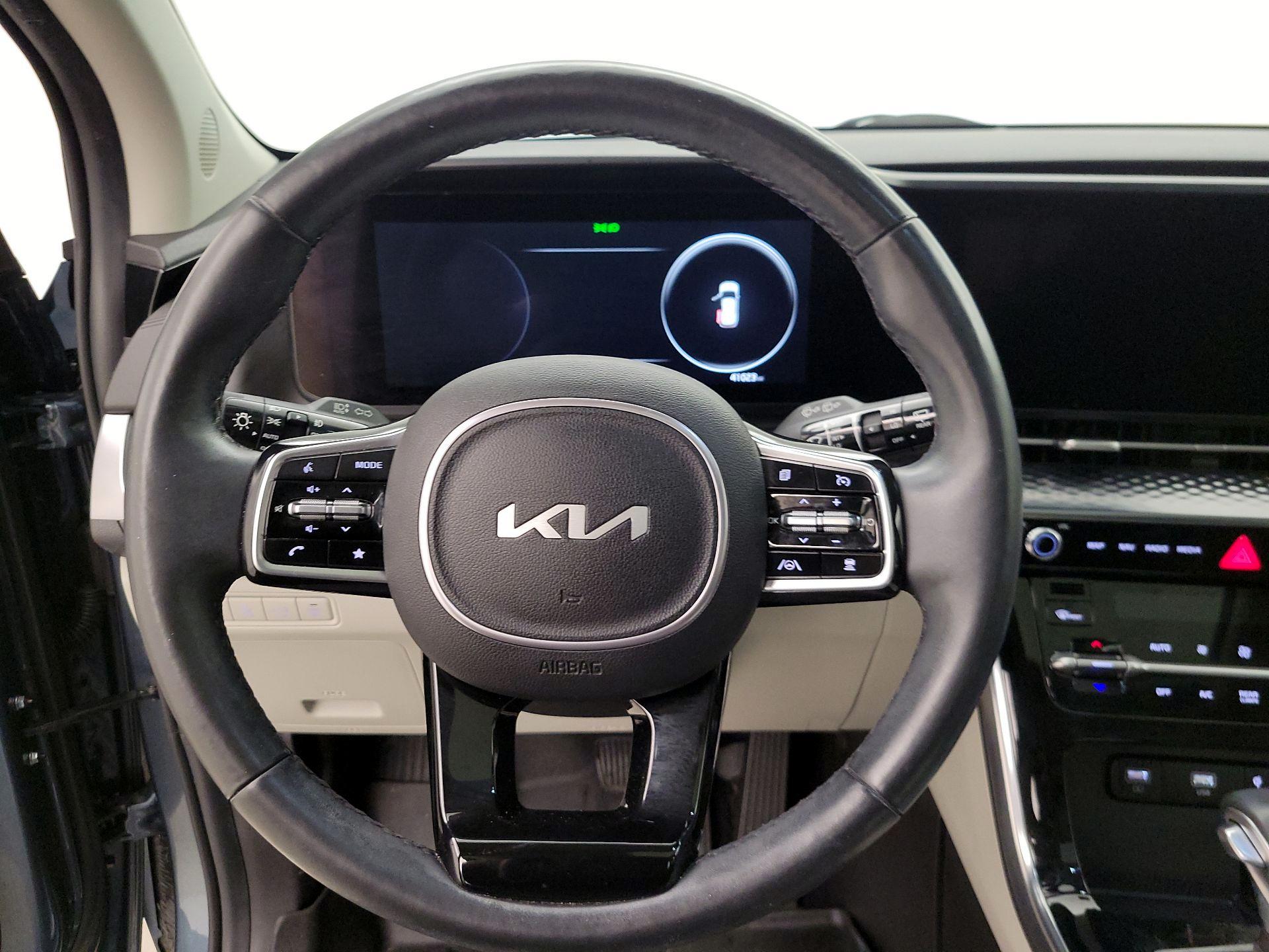 Thumbnail: 2022 Kia Carnival - 10