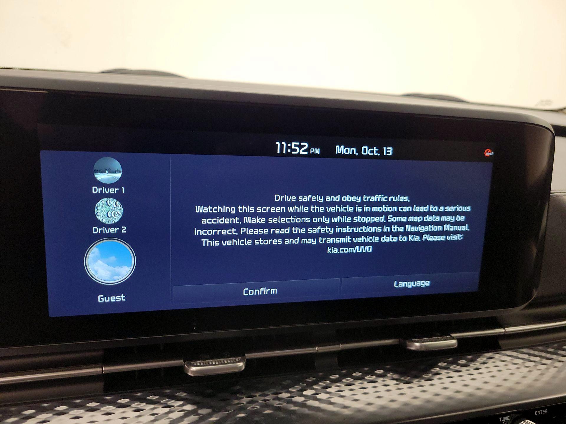 Thumbnail: 2022 Kia Carnival - 14