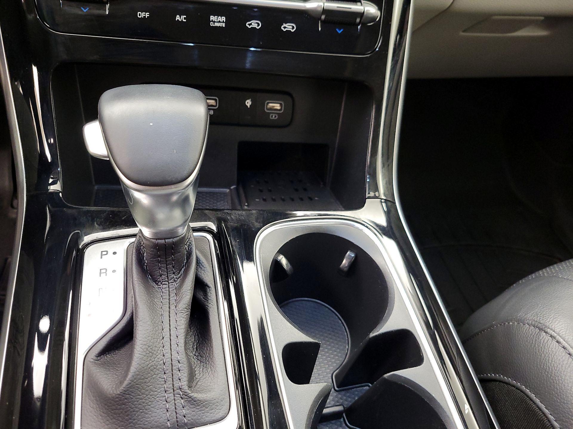 Thumbnail: 2022 Kia Carnival - 18