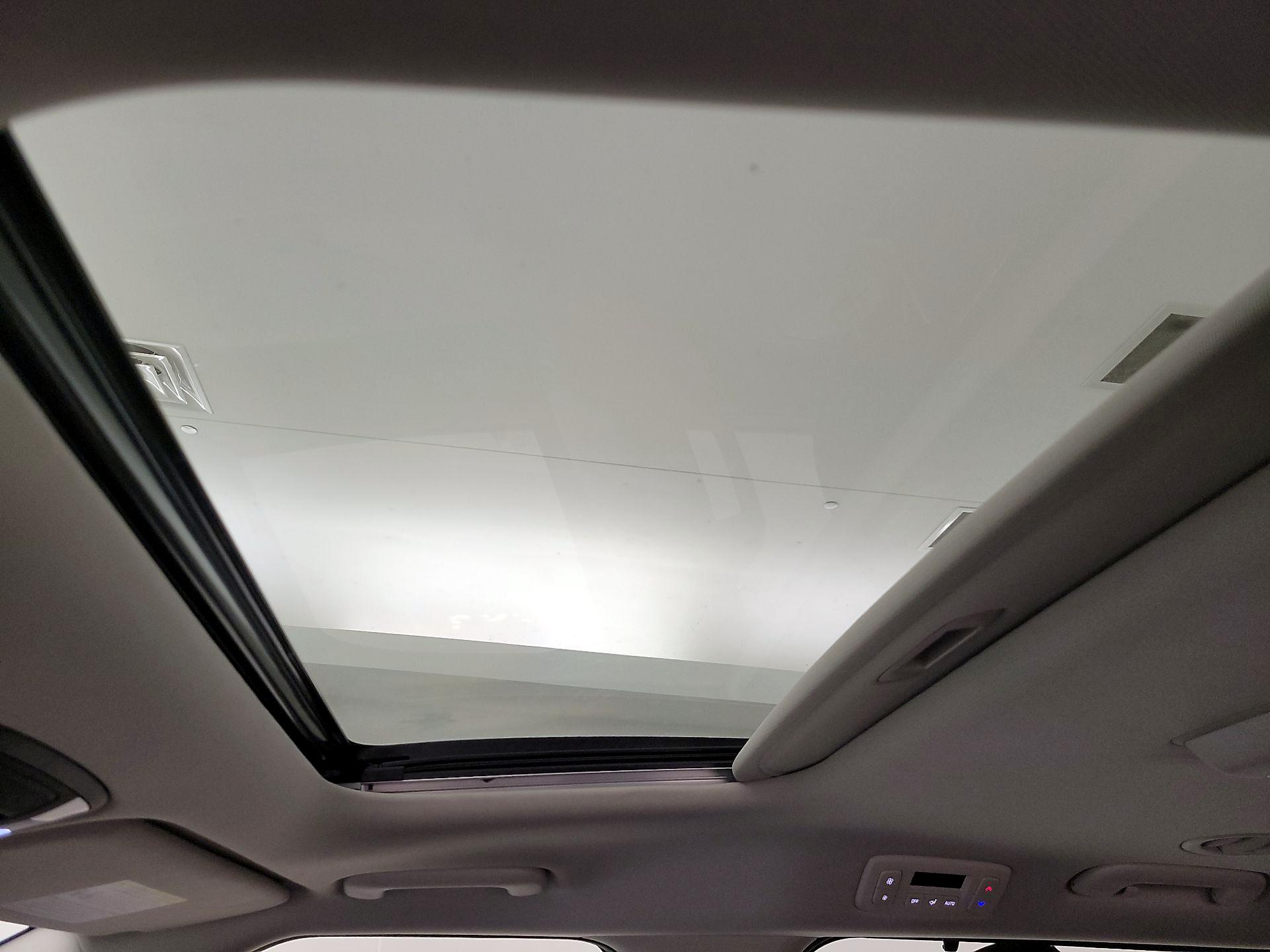 Thumbnail: 2022 Kia Carnival - 20