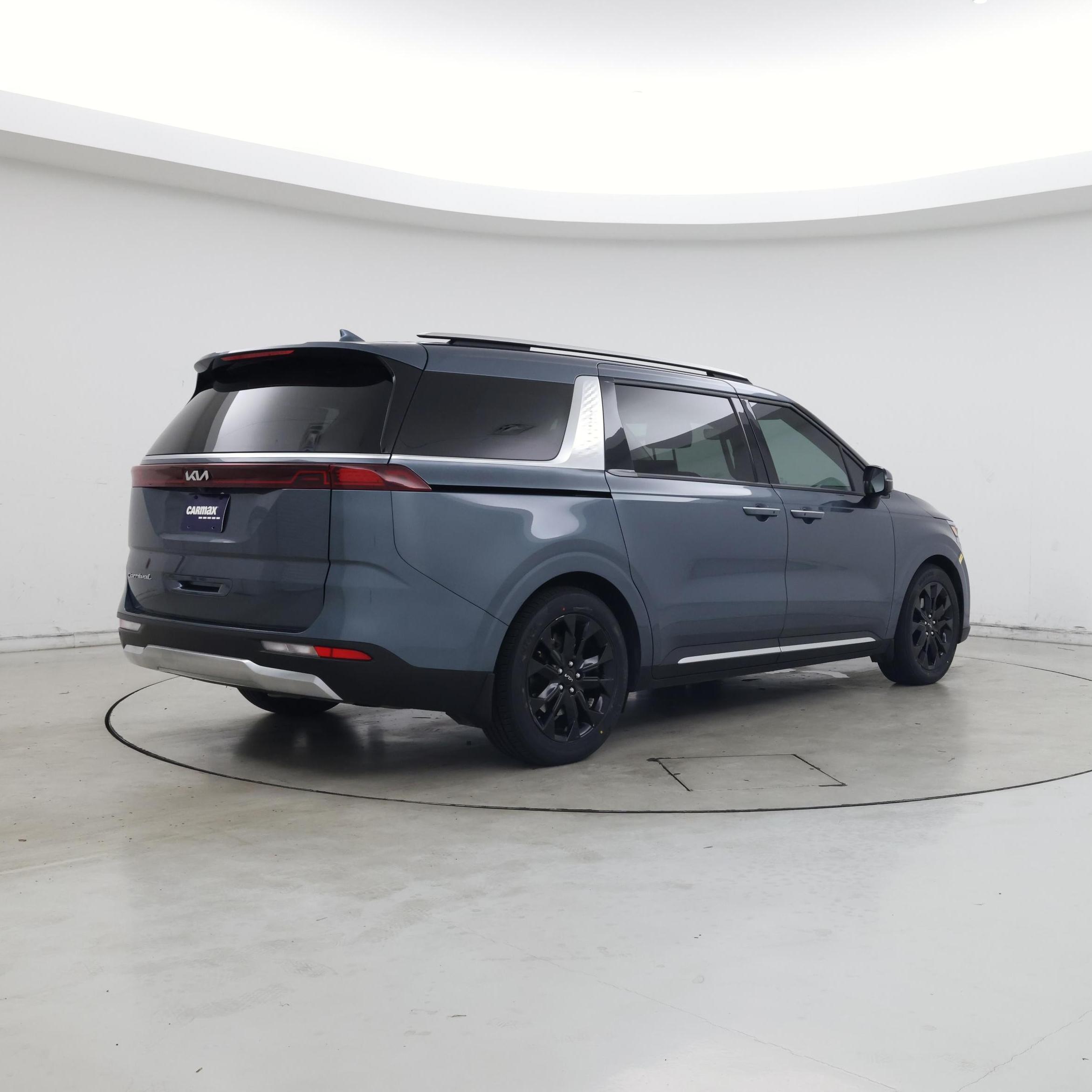 Thumbnail: 2022 Kia Carnival - 8