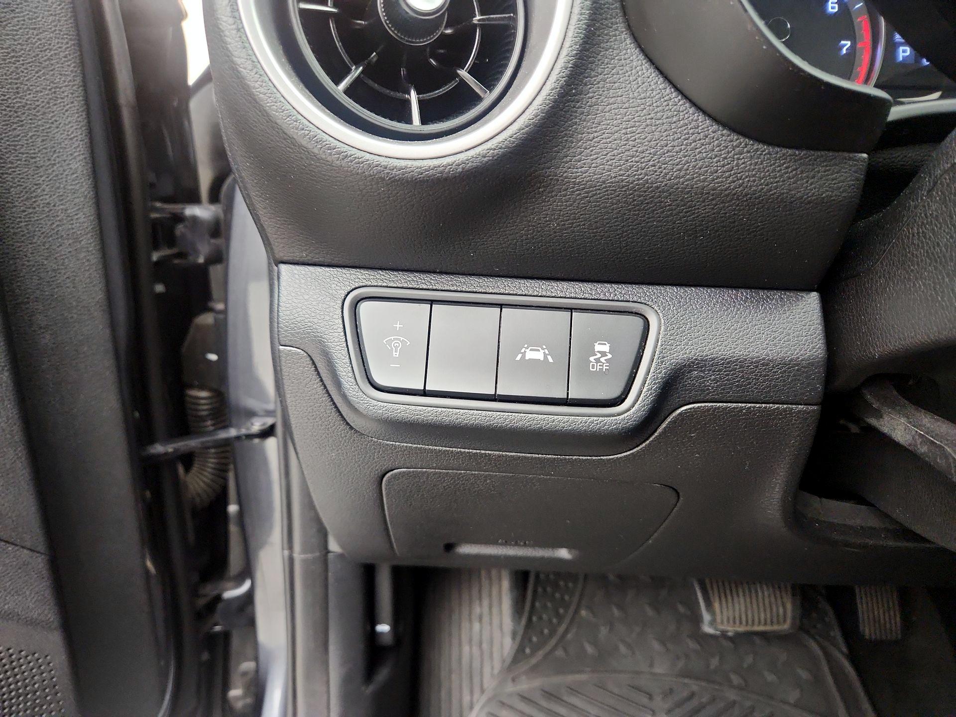 Thumbnail: 2021 Kia Forte - 13