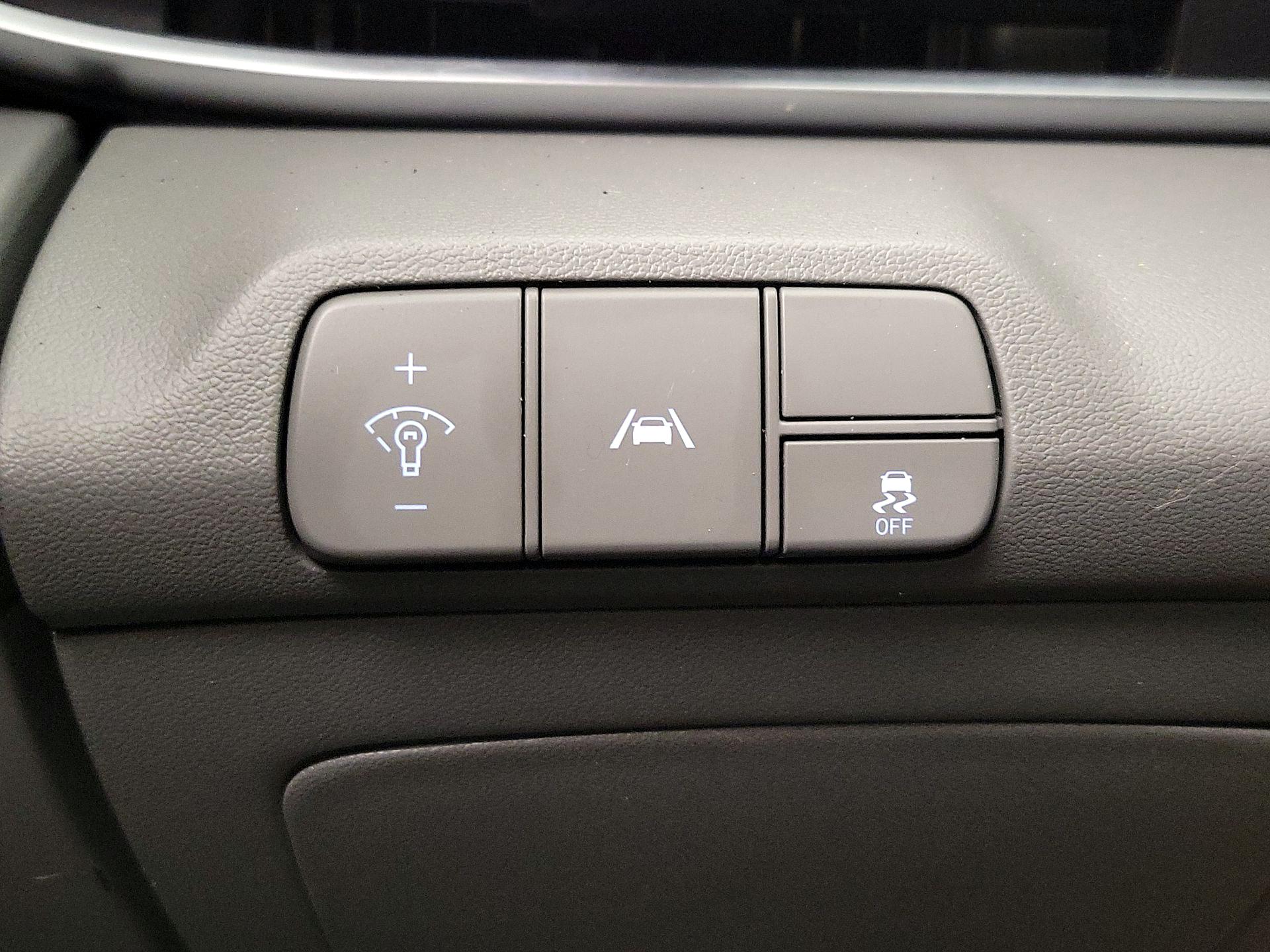 Thumbnail: 2023 Hyundai Elantra - 13