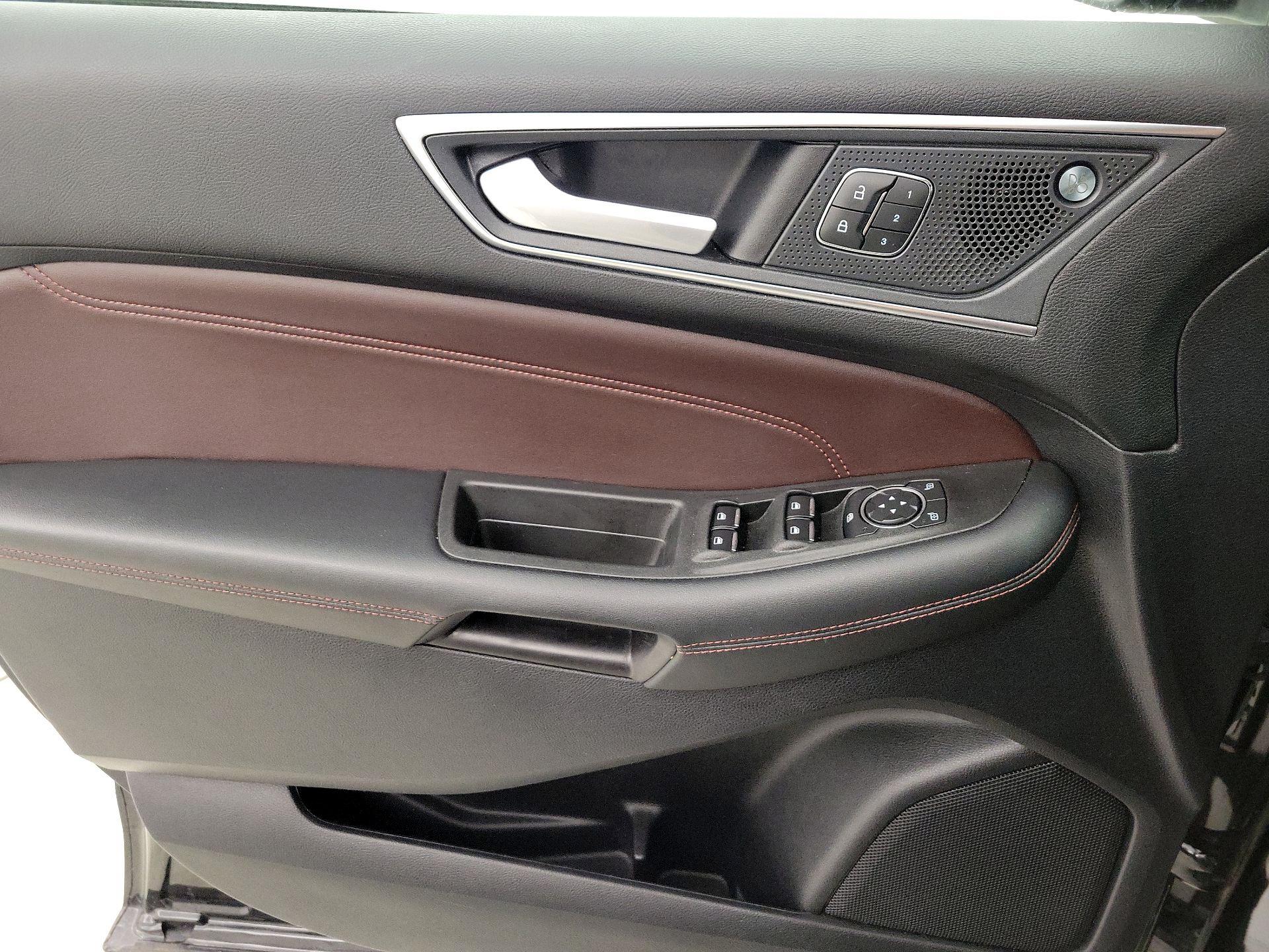 Thumbnail: 2021 Ford Edge - 12