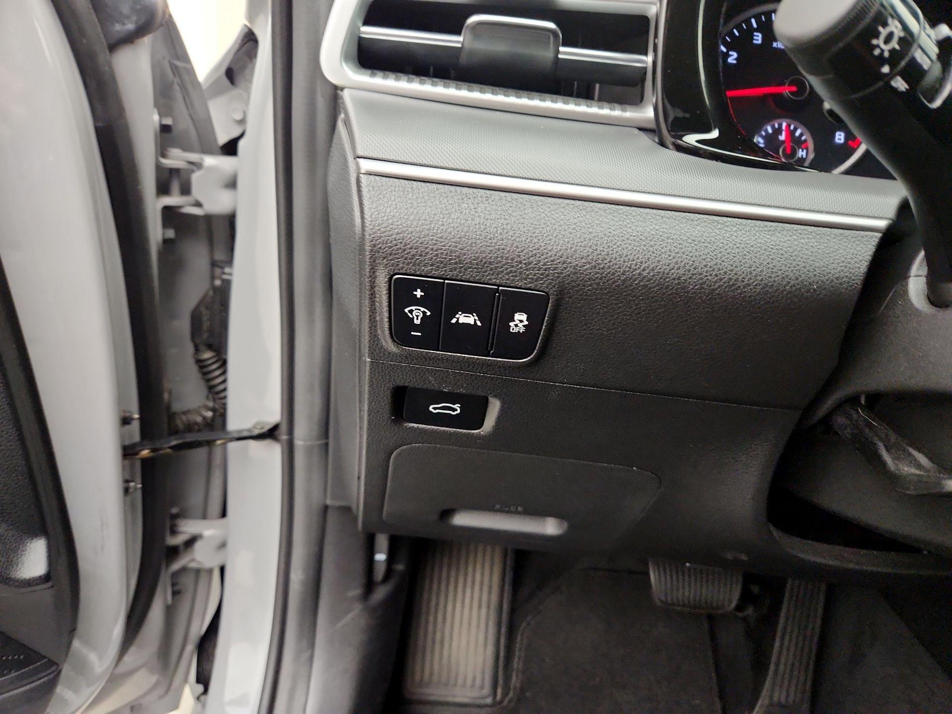 Thumbnail: 2023 Kia K5 - 13