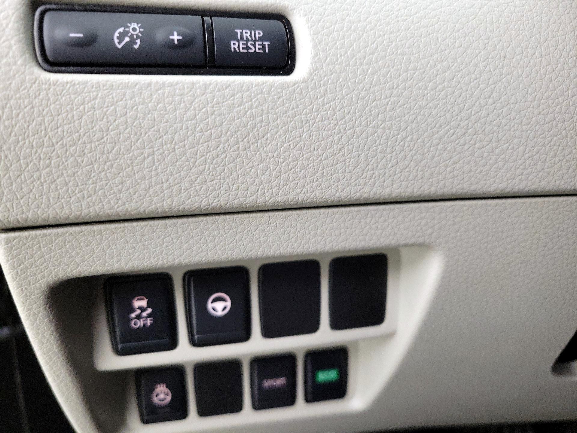 Thumbnail: 2022 Nissan Rogue Sport - 13