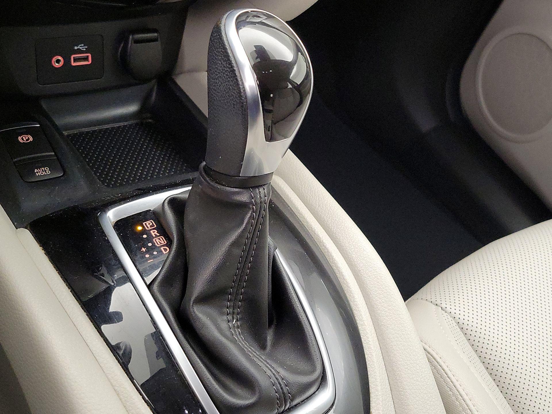 Thumbnail: 2022 Nissan Rogue Sport - 18