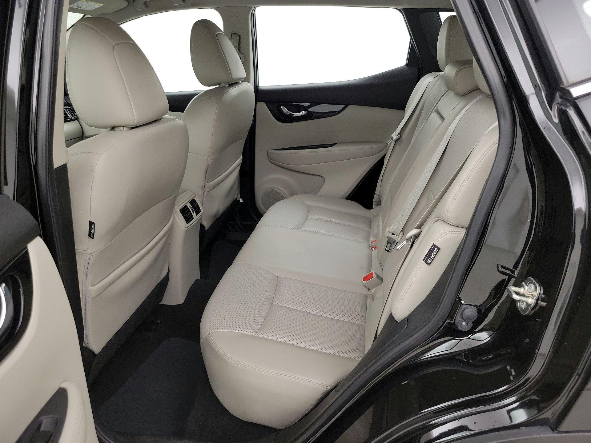 Thumbnail: 2022 Nissan Rogue Sport - 20