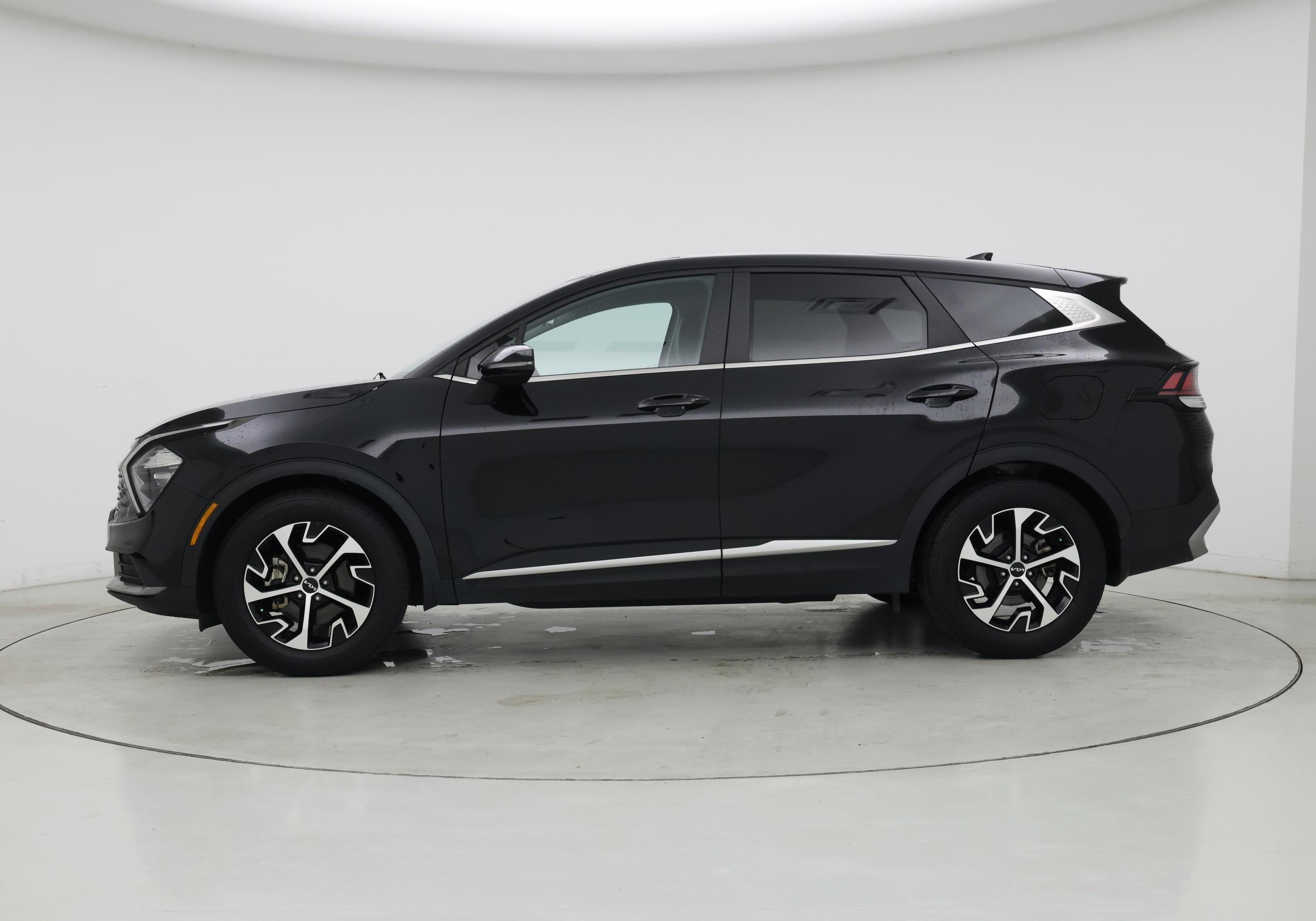 Thumbnail: 2023 Kia Sportage - 3