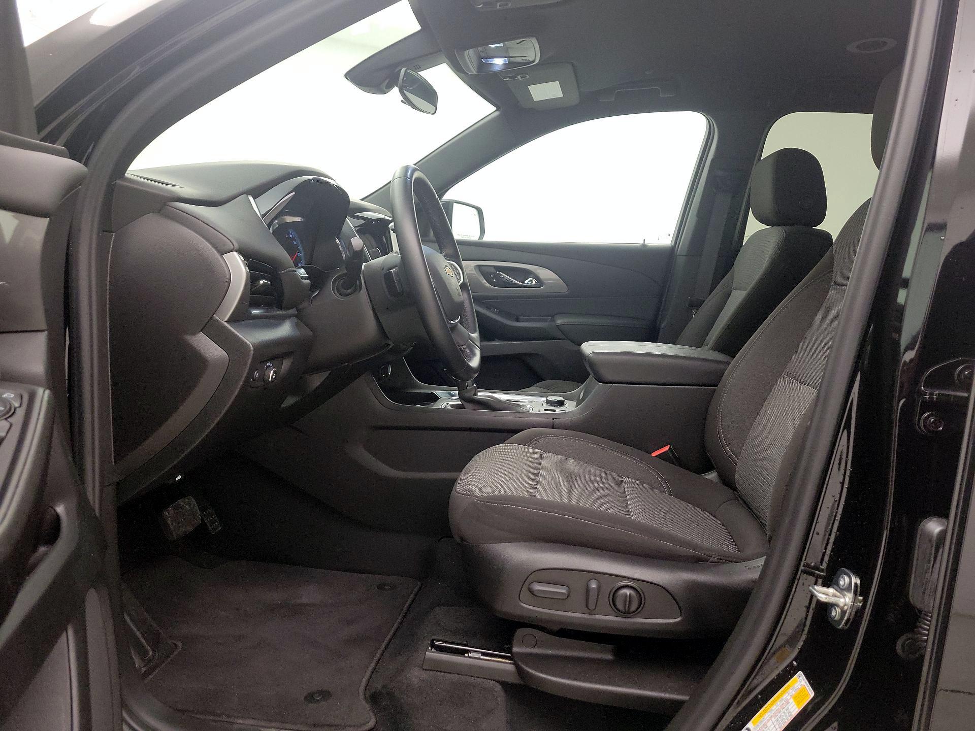 Thumbnail: 2023 Chevrolet Traverse - 11