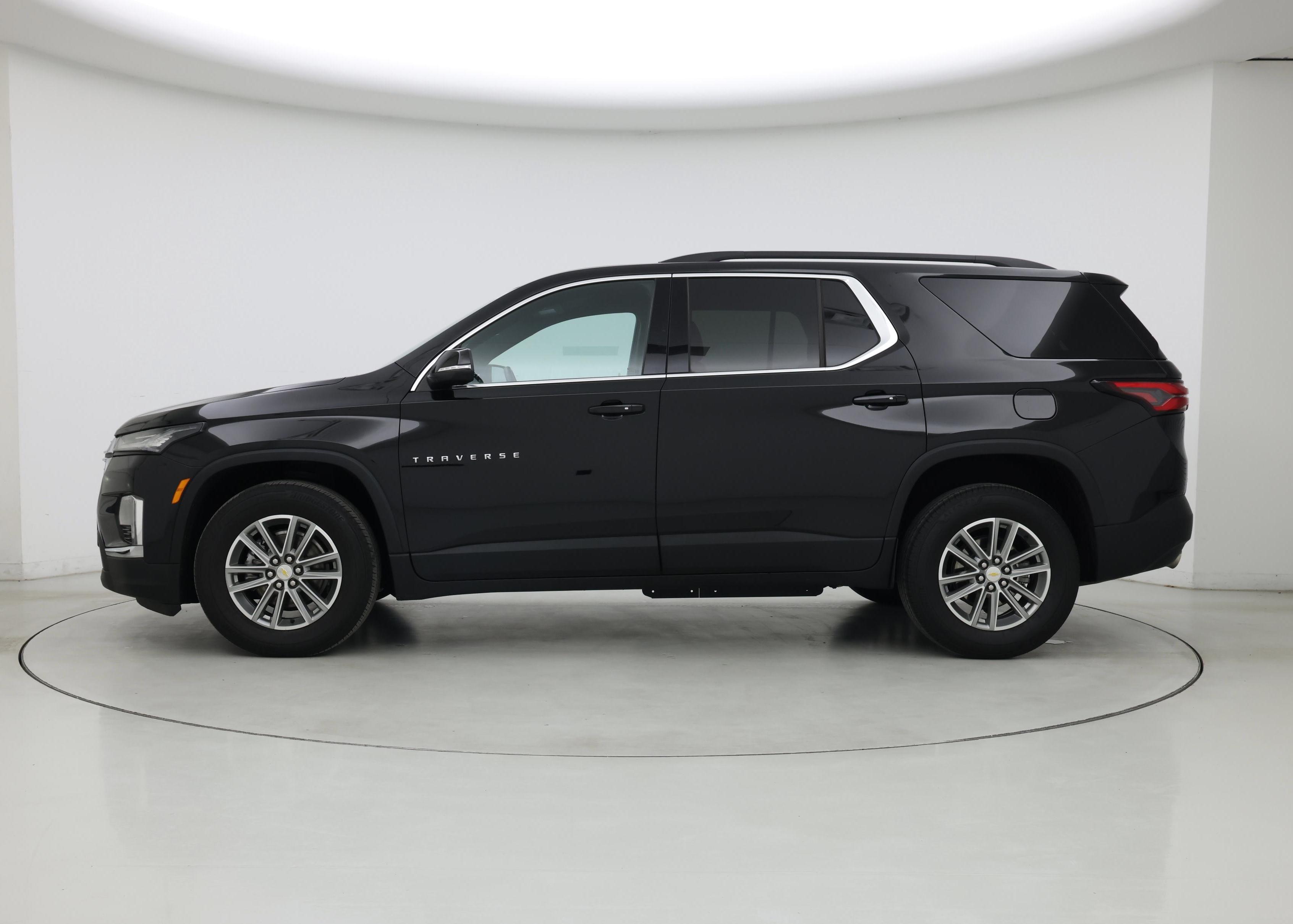 Thumbnail: 2023 Chevrolet Traverse - 3