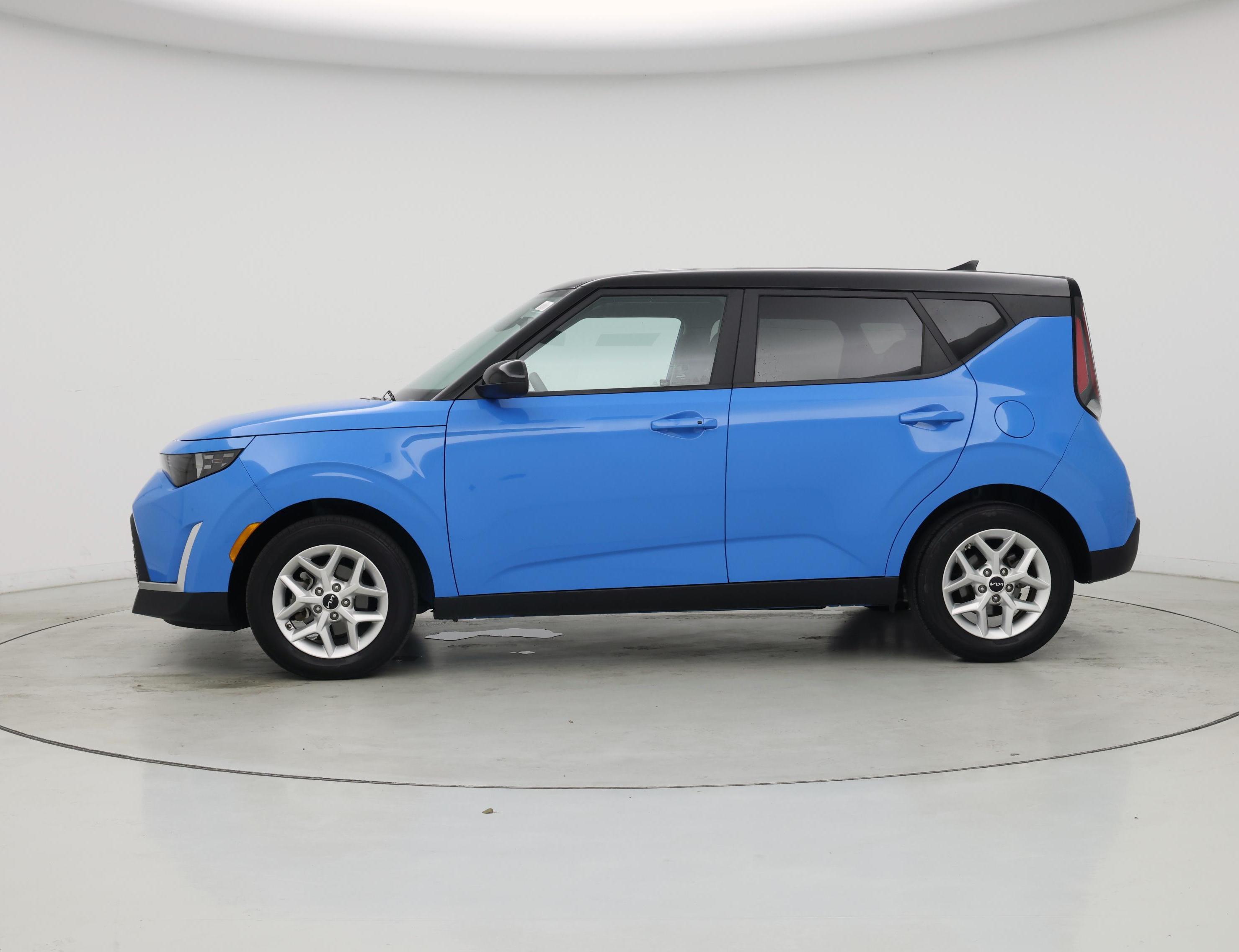 Thumbnail: 2023 Kia Soul - 3