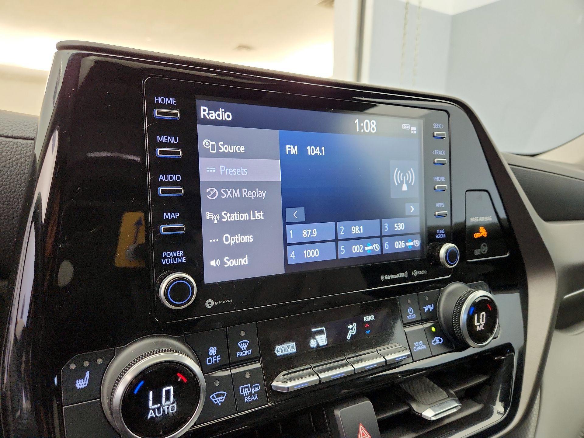 Thumbnail: 2022 Toyota Highlander - 15