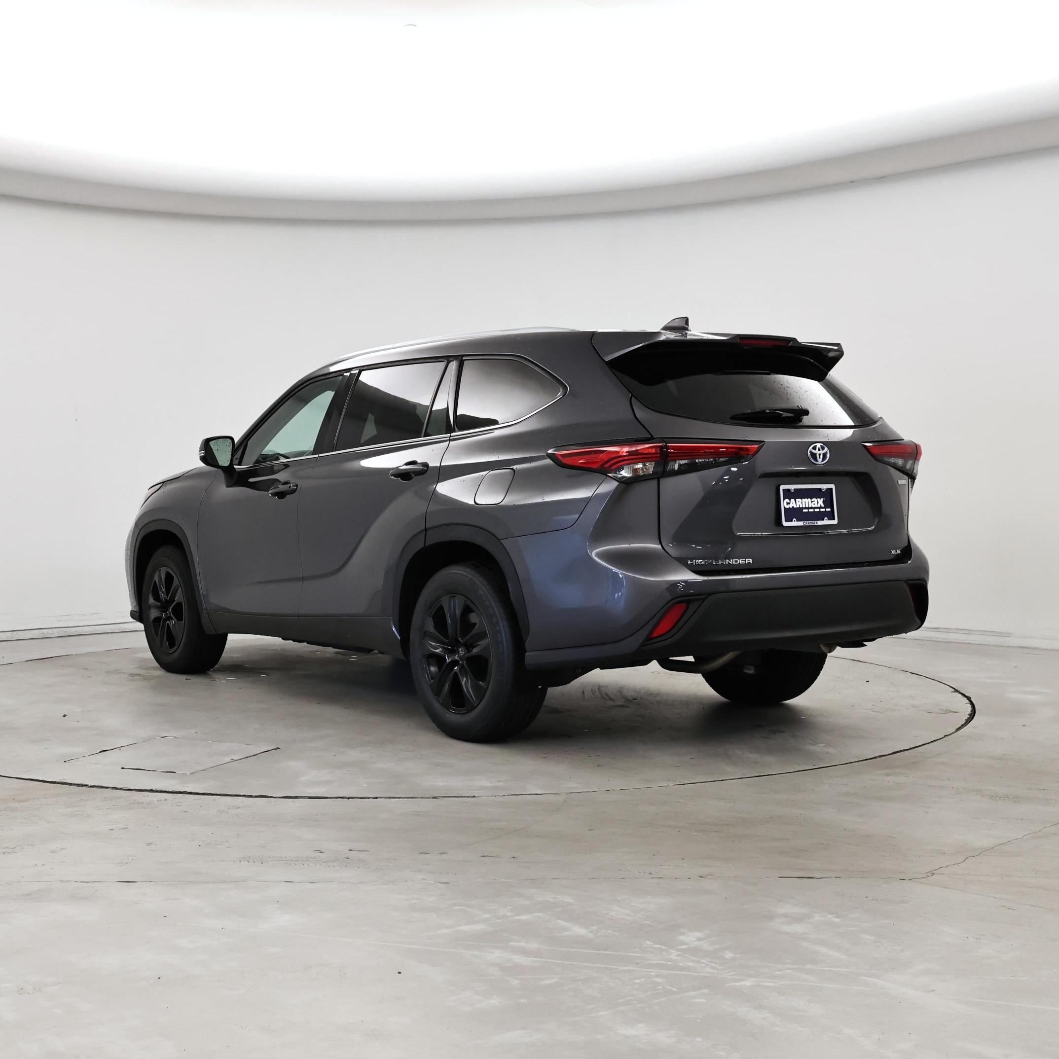 Thumbnail: 2022 Toyota Highlander - 2