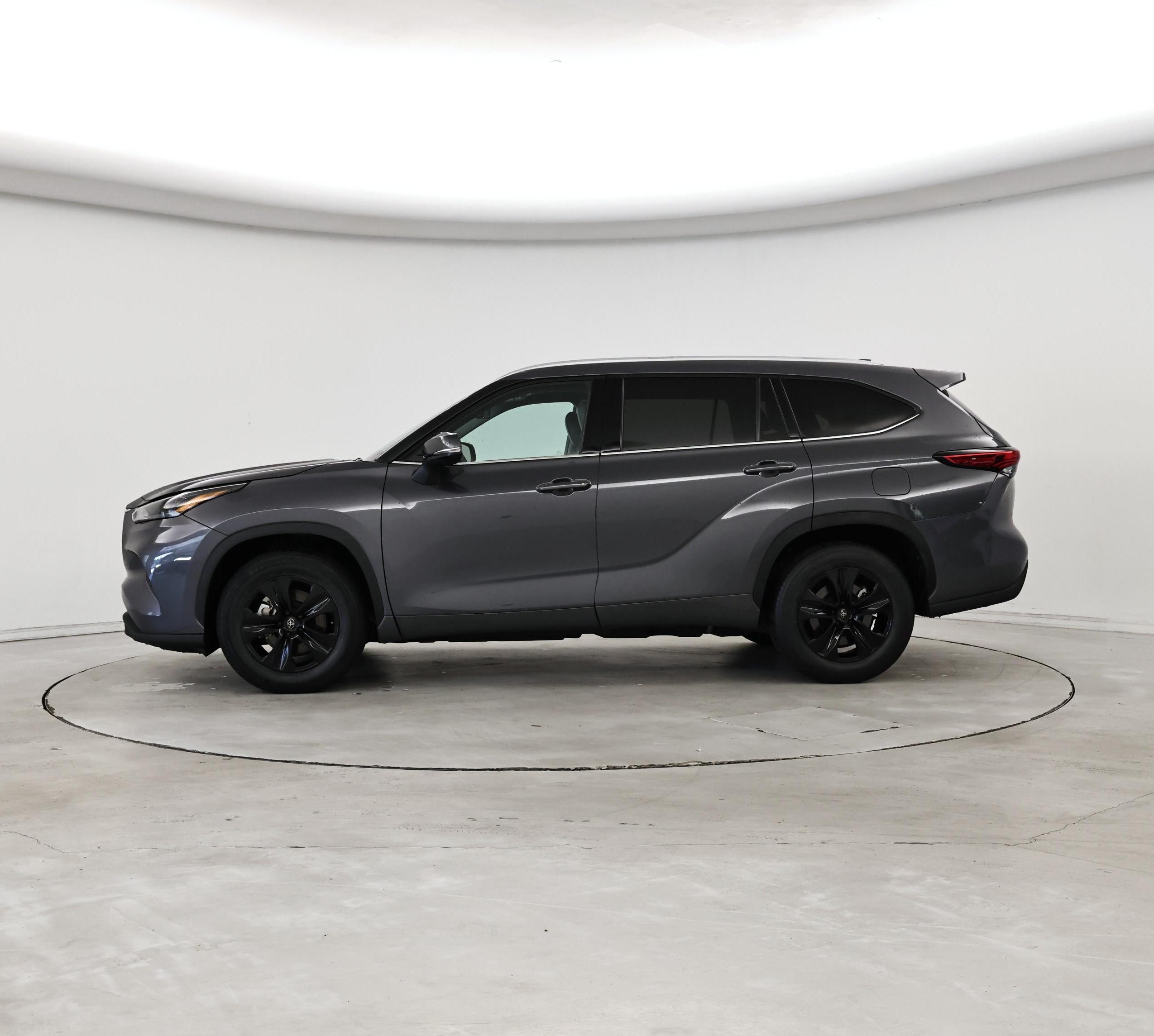 Thumbnail: 2022 Toyota Highlander - 3