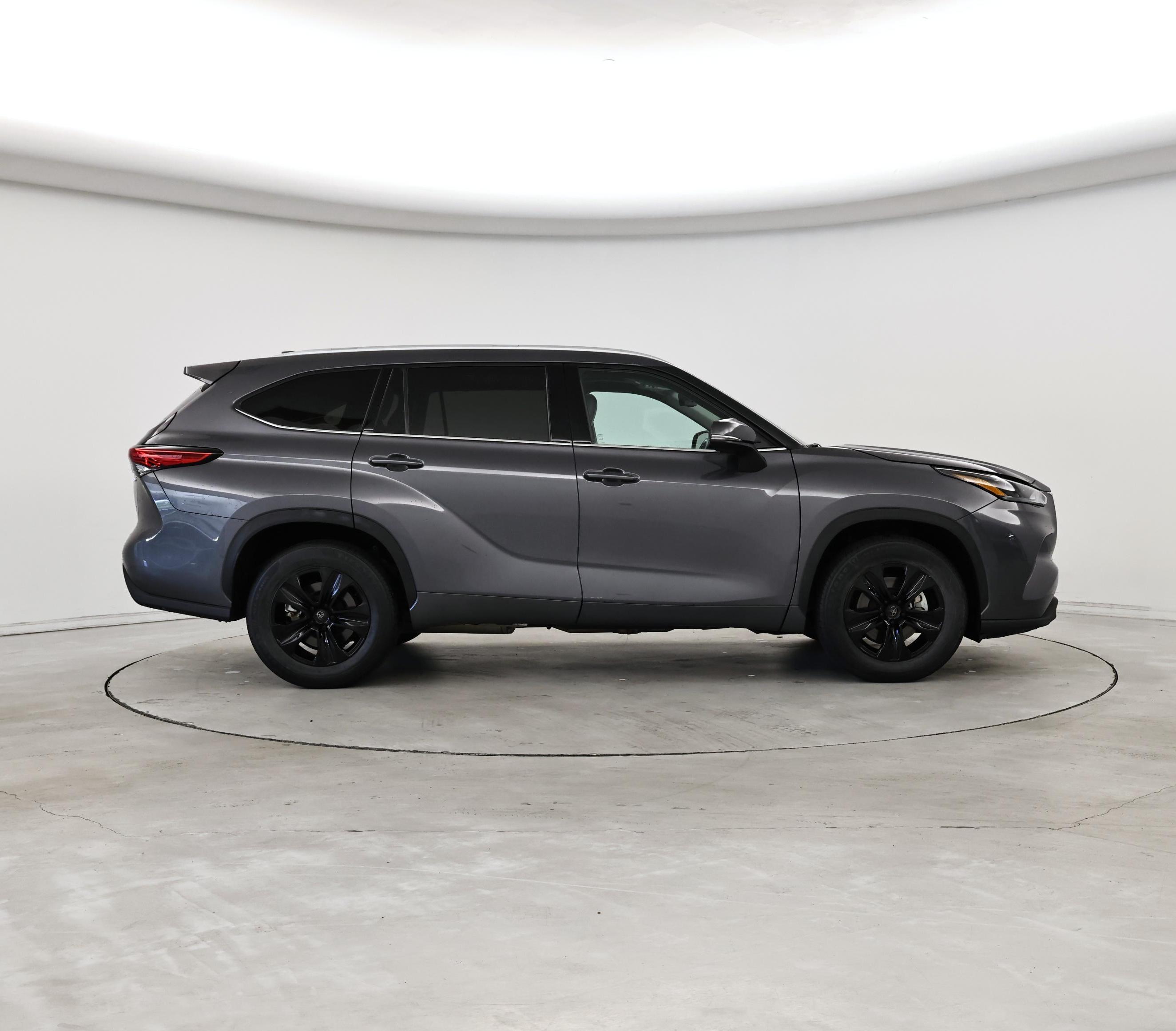 Thumbnail: 2022 Toyota Highlander - 7