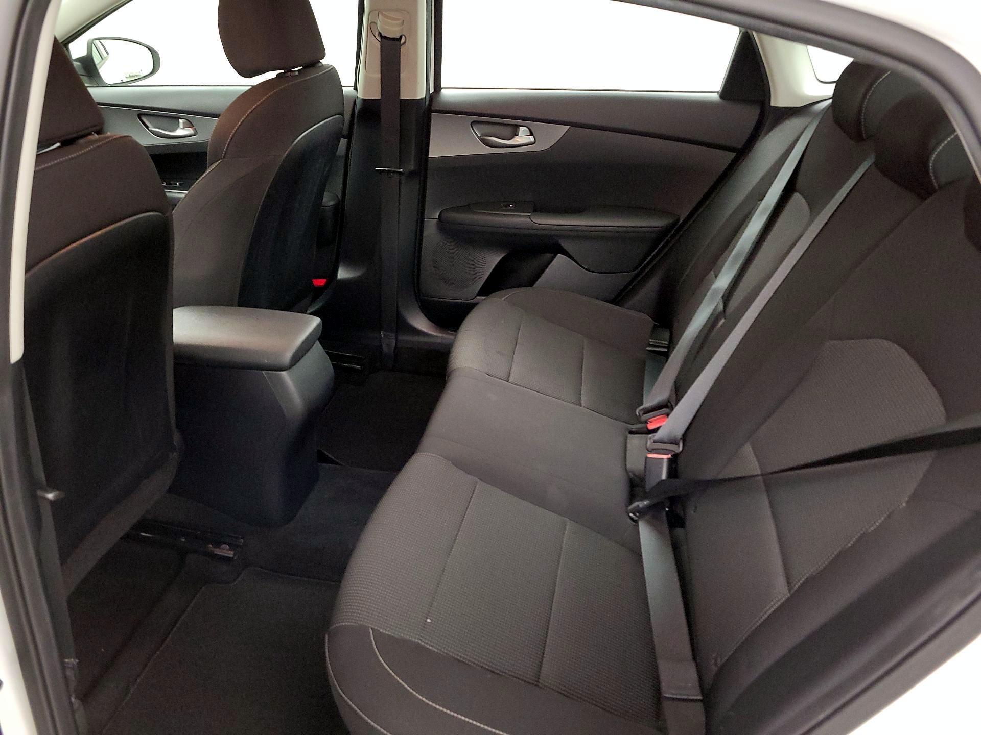 Thumbnail: 2019 Kia Forte - 19