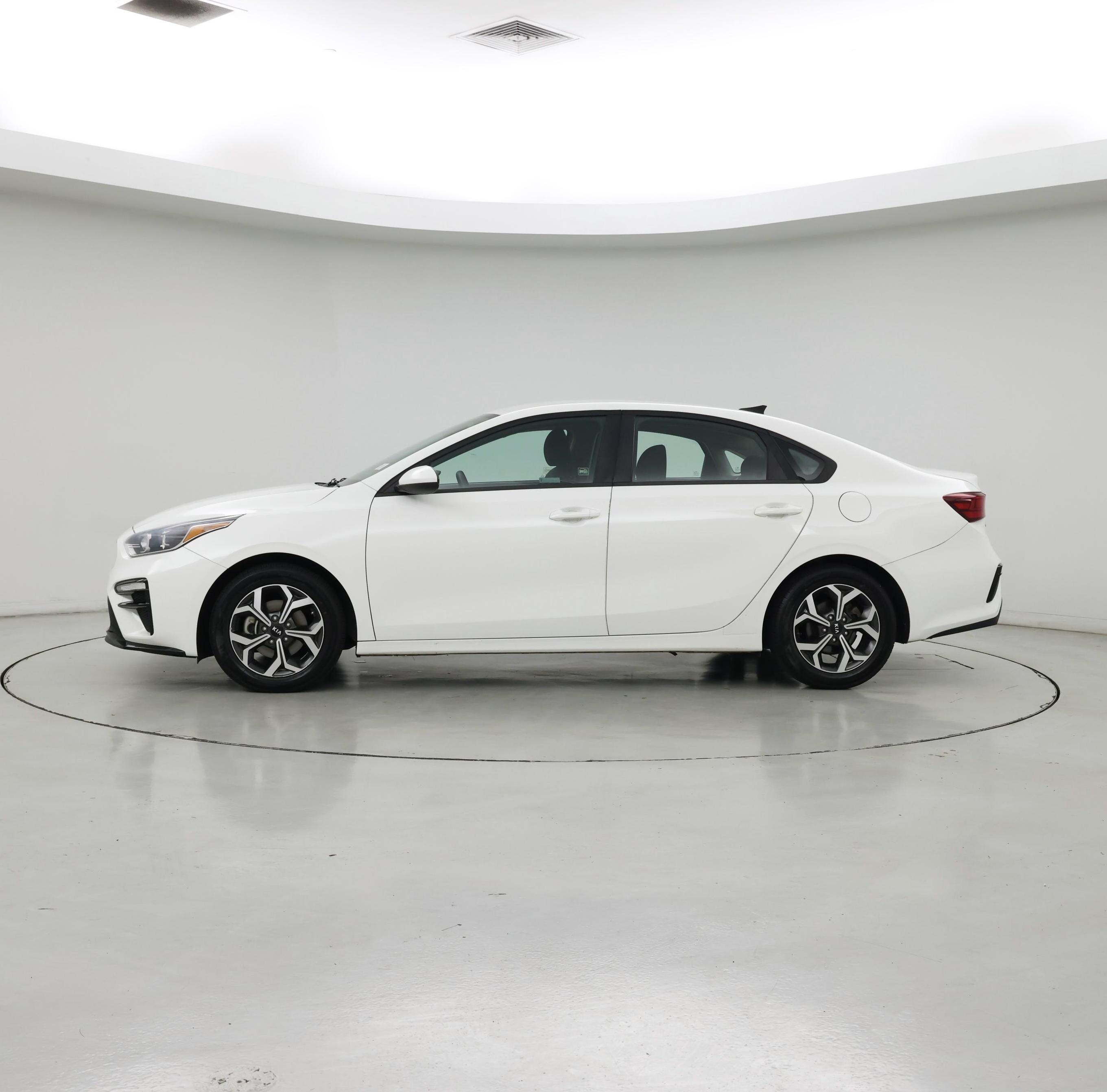 Thumbnail: 2019 Kia Forte - 3