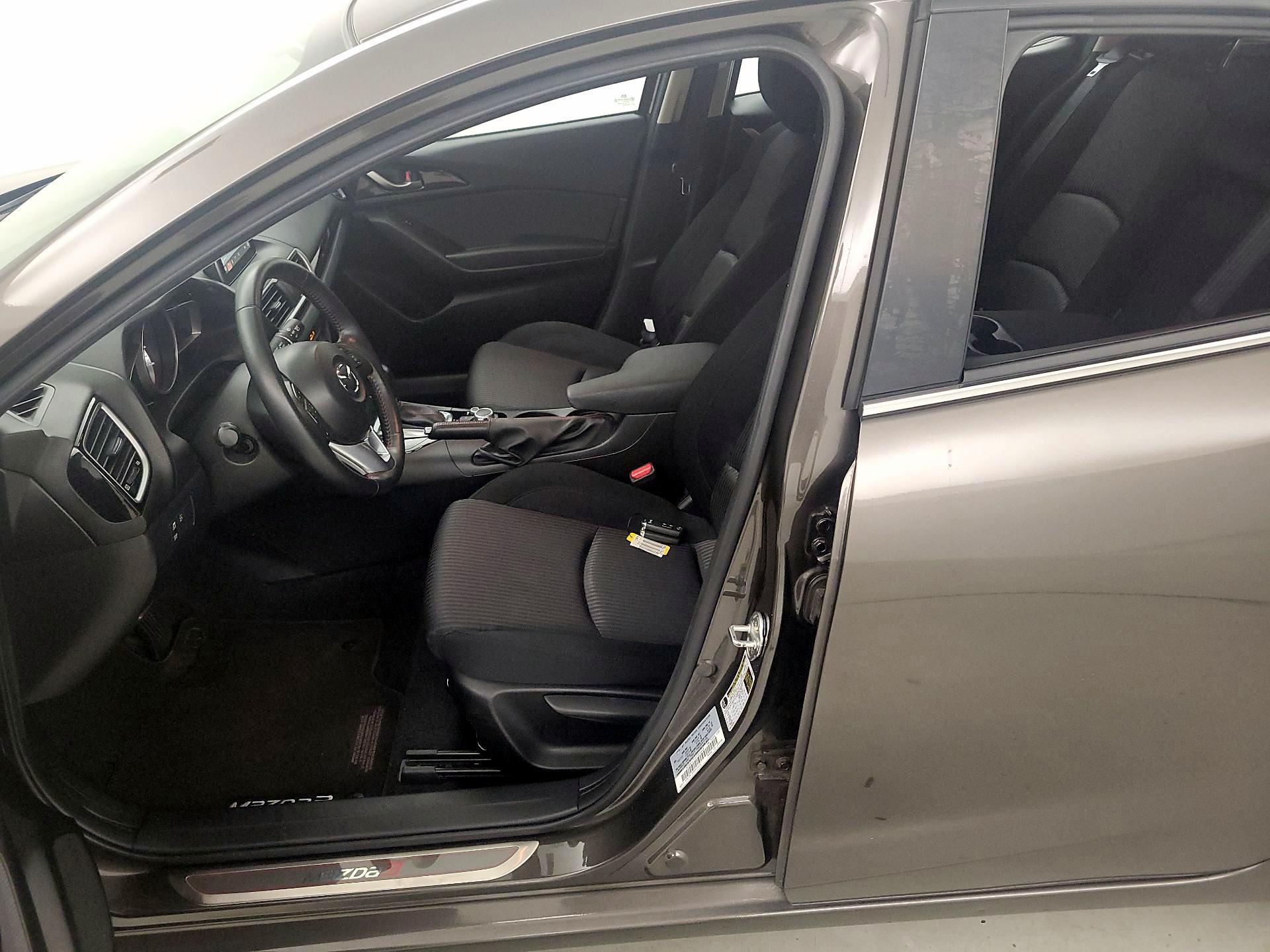 Thumbnail: 2016 Mazda Mazda3 - 11