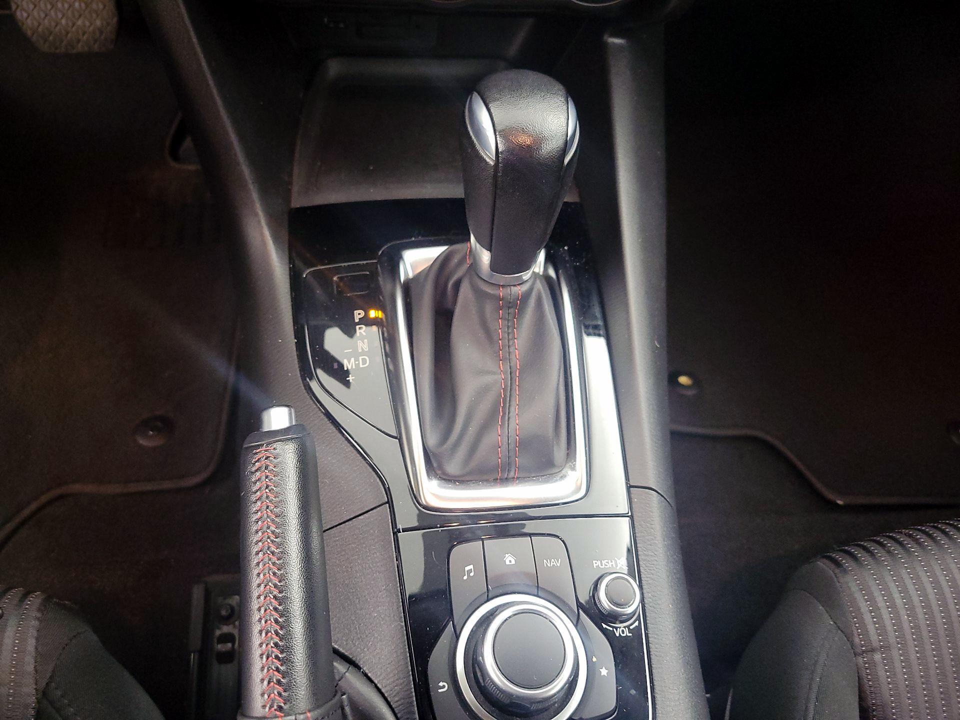 Thumbnail: 2016 Mazda Mazda3 - 18