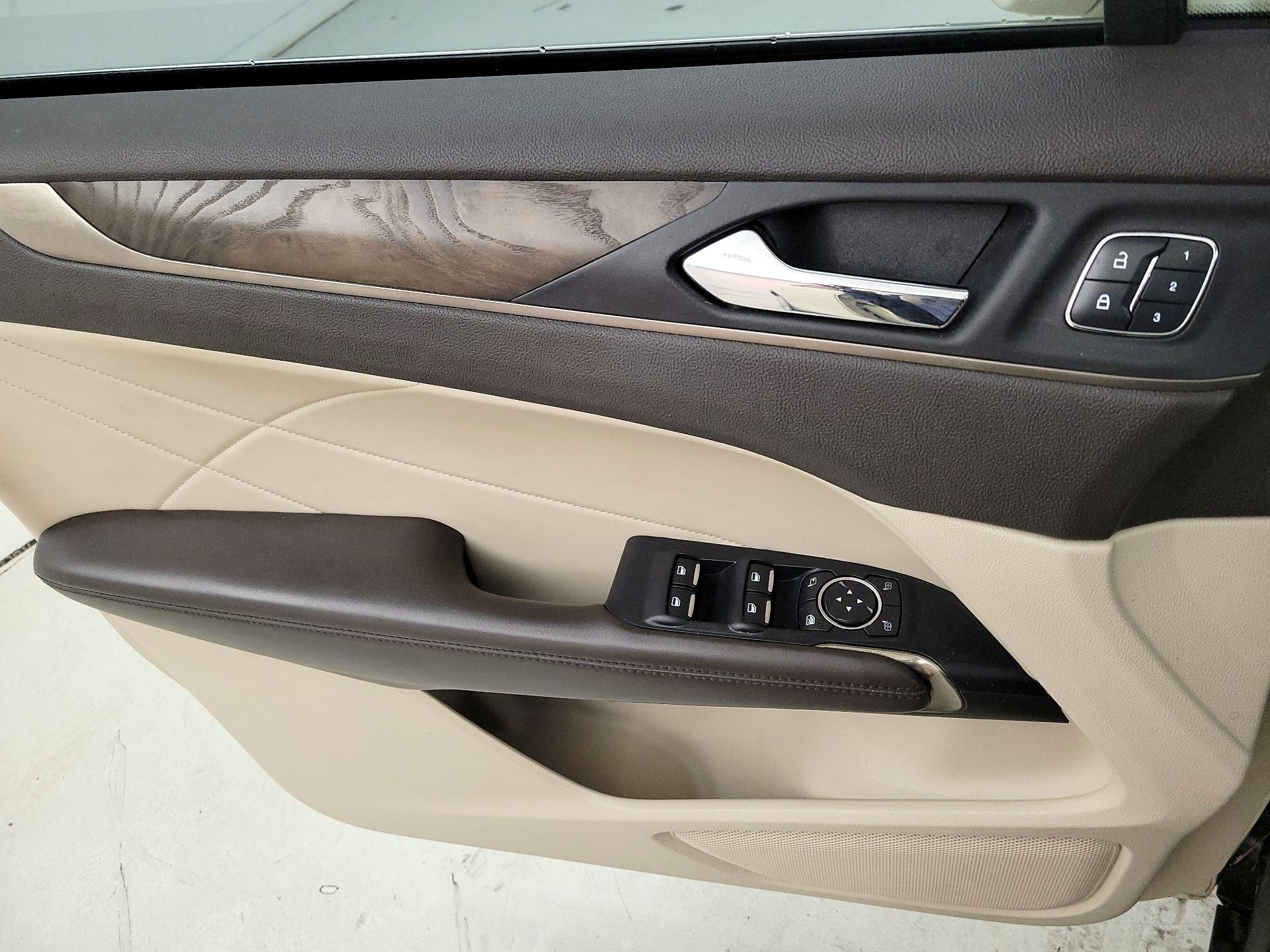 Thumbnail: 2018 Lincoln MKC - 12