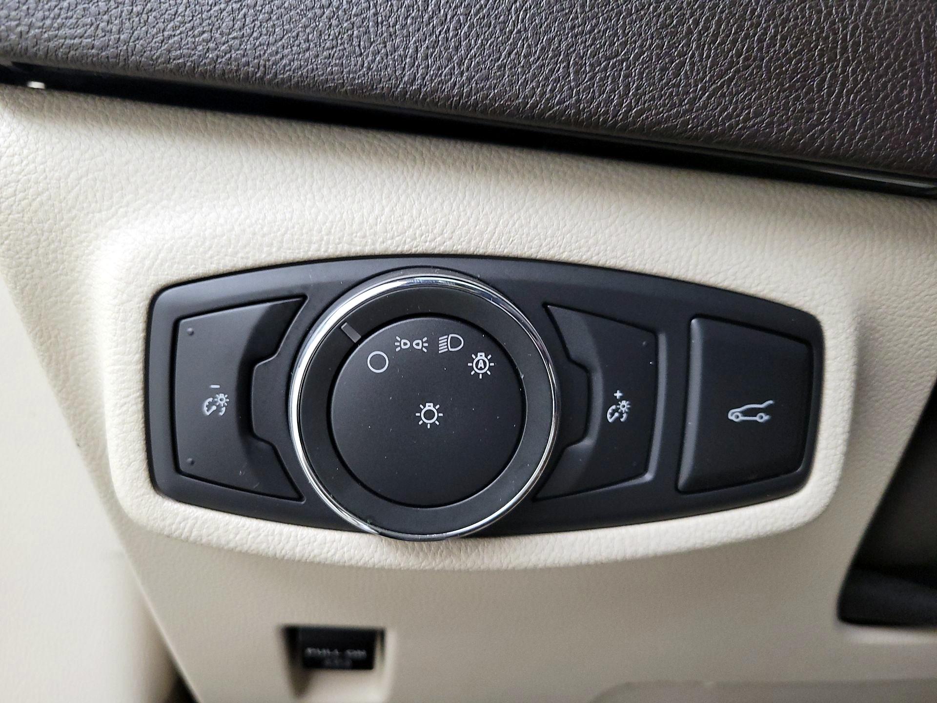 Thumbnail: 2018 Lincoln MKC - 13