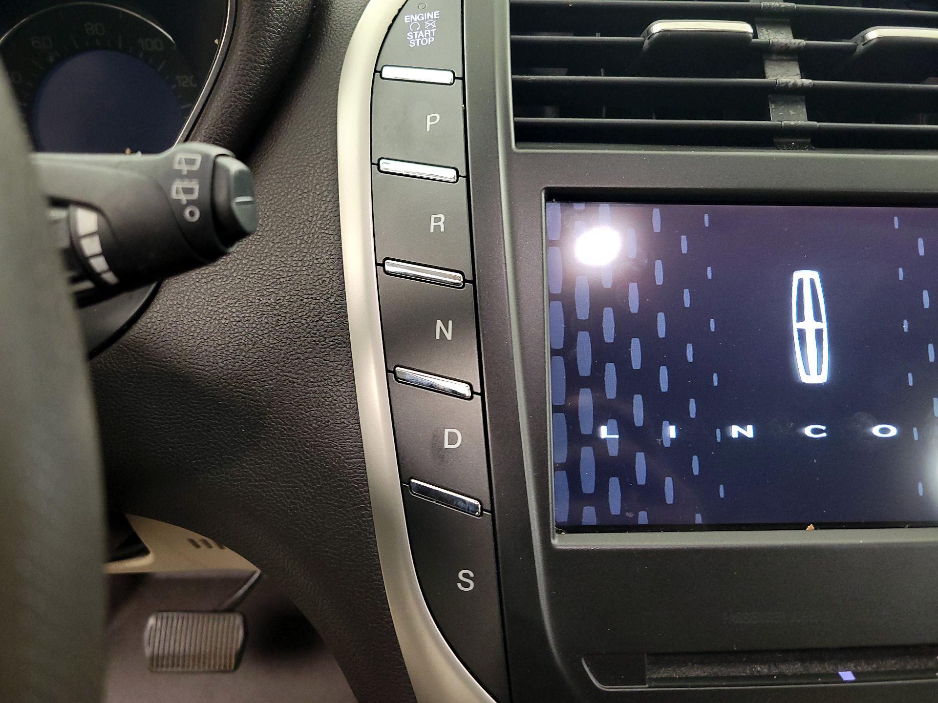 Thumbnail: 2018 Lincoln MKC - 18